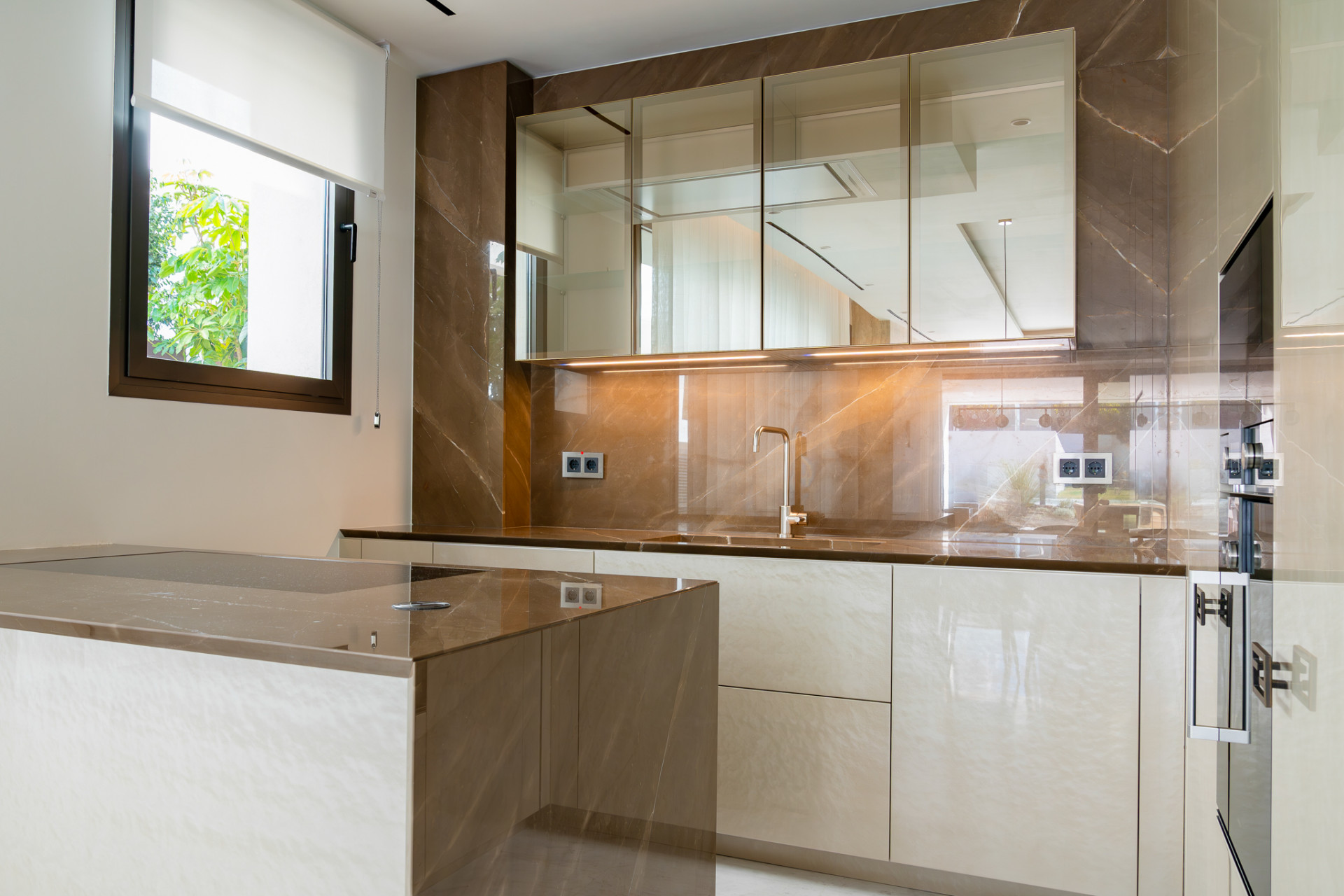  Image of Ground Floor Apartment - 4 Bedrooms - 4 Bathrooms for sale in Malaga-Marbella-Spain, Image 13