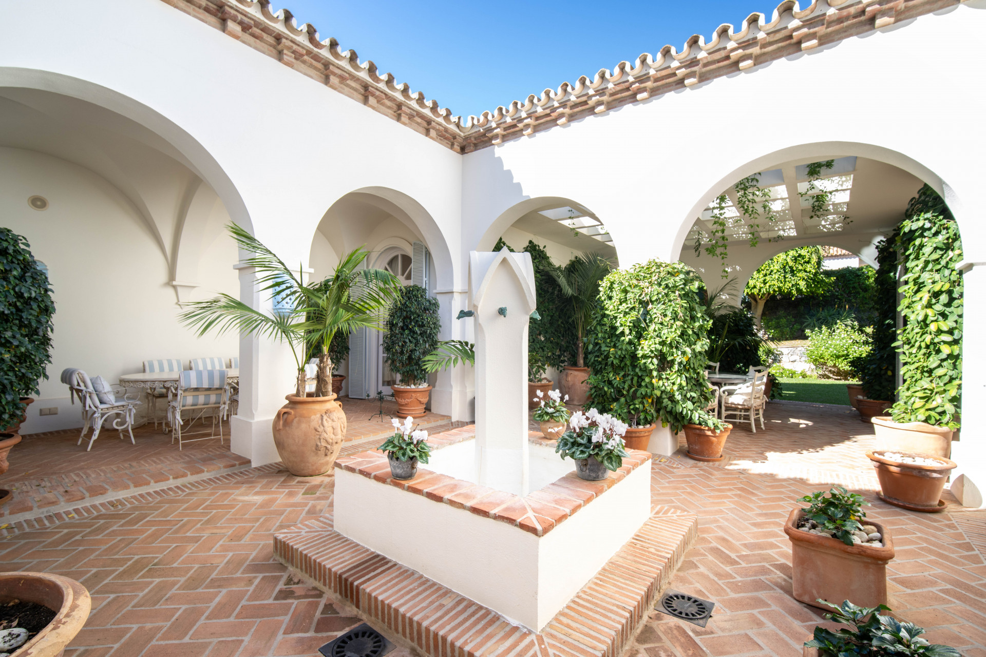  Image of Villa - 5 Bedrooms - 5 Bathrooms for sale in Malaga-Marbella-Spain, Image 18