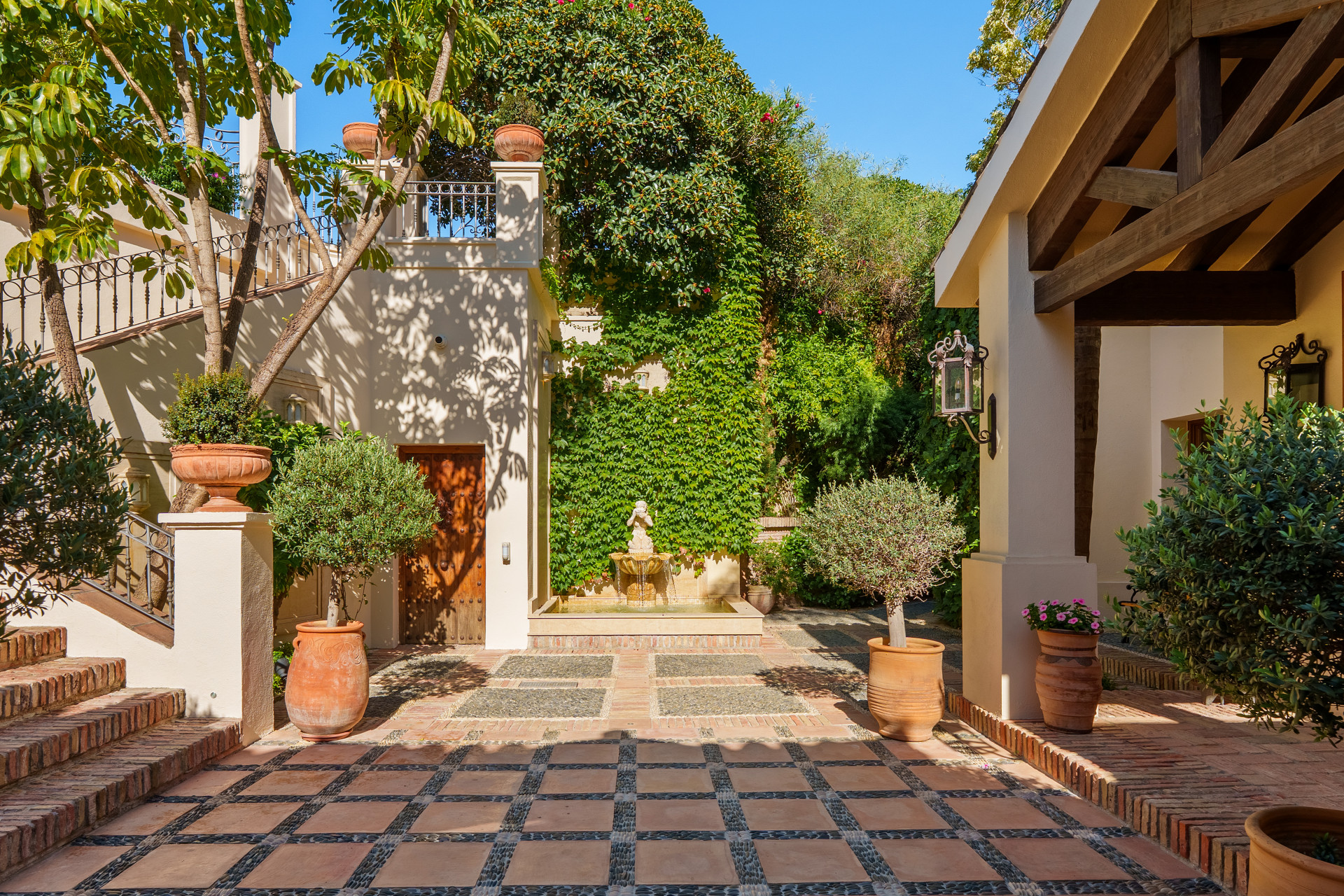  Image of Villa - 6 Bedrooms - 7 Bathrooms for sale in Malaga-Marbella-Spain, Image 32