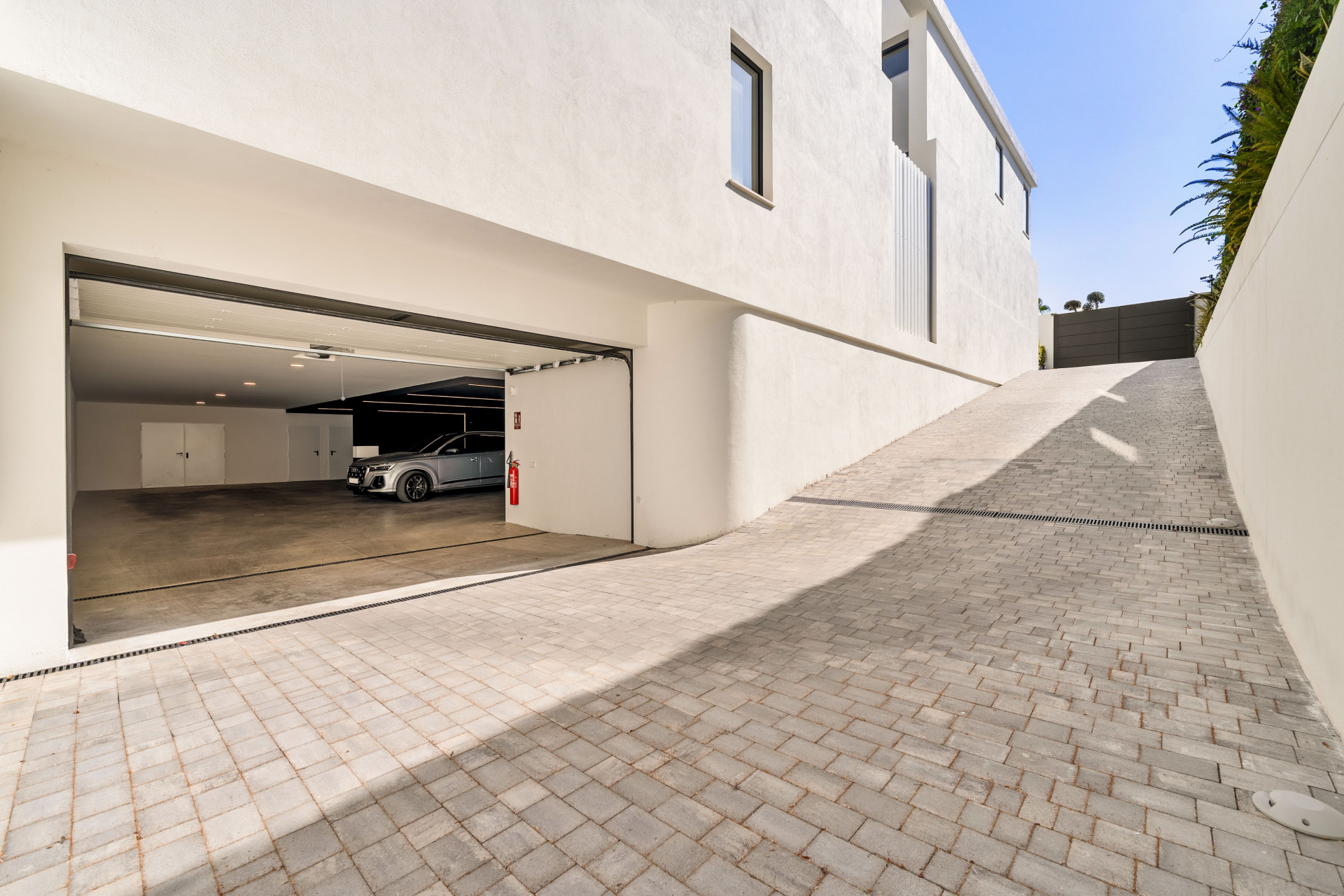 Image of Villa - 6 Bedrooms - 7 Bathrooms for sale in Malaga-San Pedro de Alcantara-Spain, Image 35