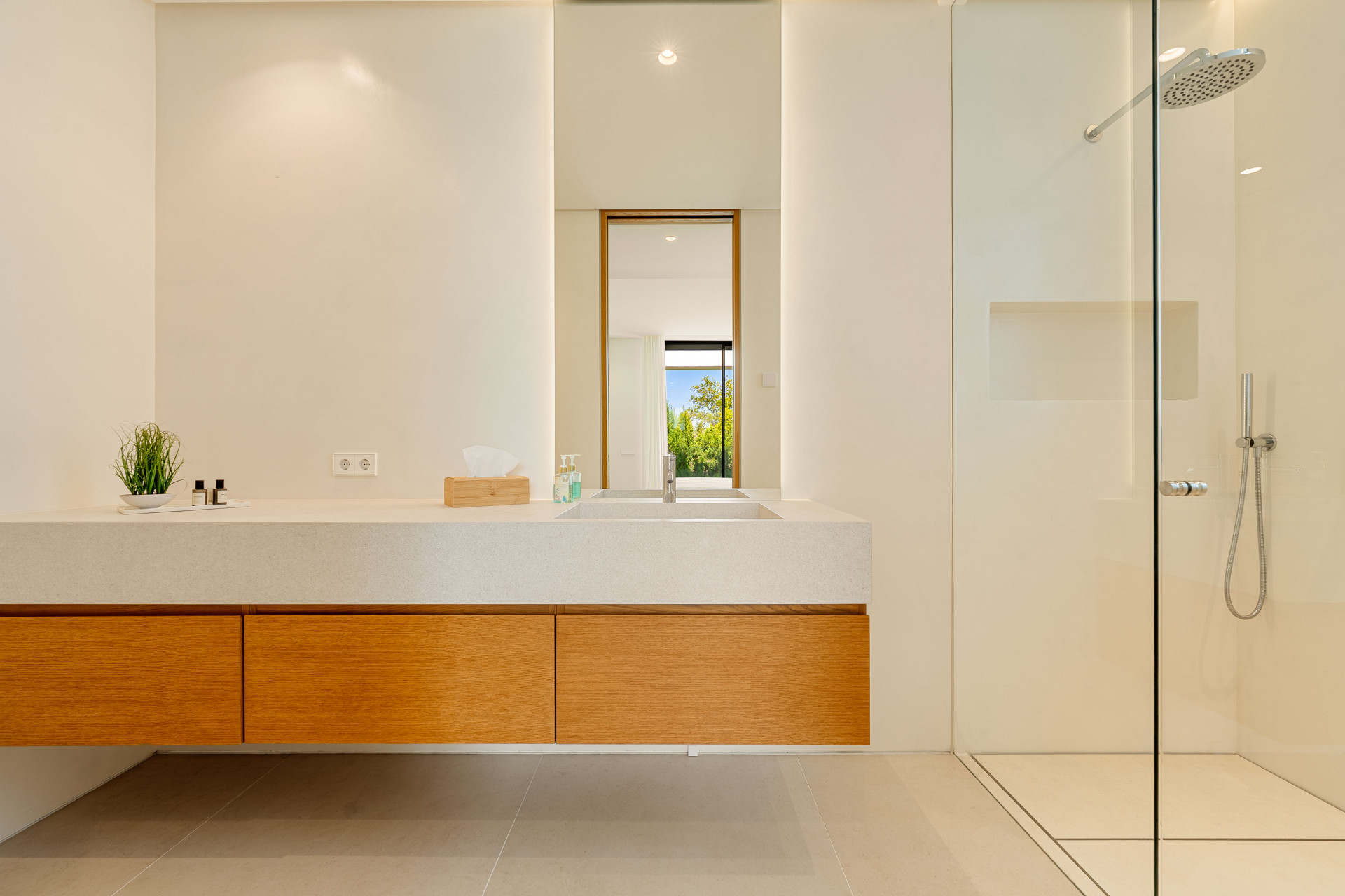  Image of Villa - 6 Bedrooms - 7 Bathrooms for sale in Malaga-San Pedro de Alcantara-Spain, Image 25