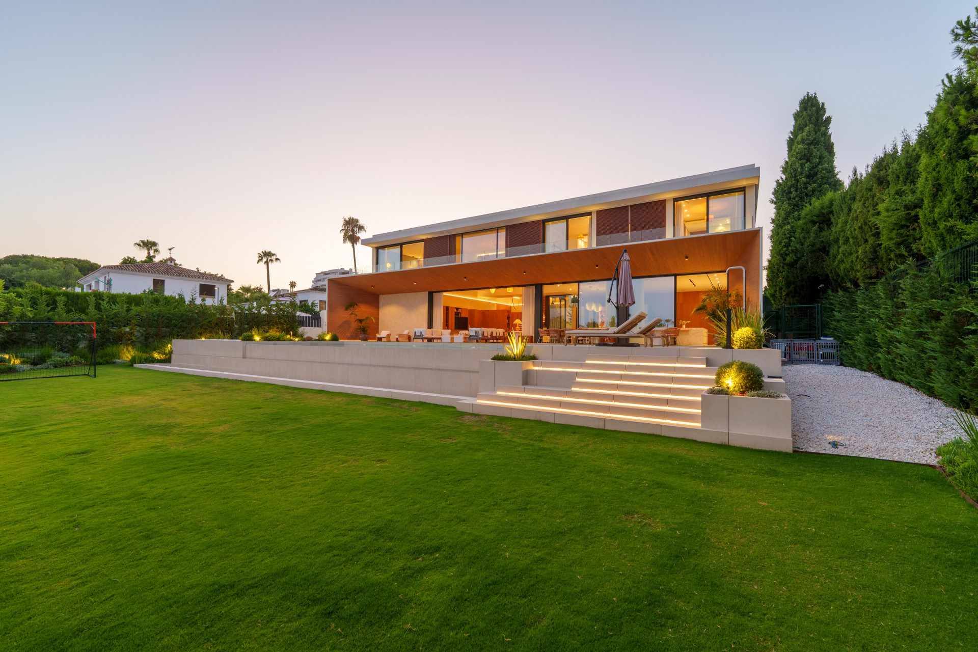 Image of Villa - 6 Bedrooms - 7 Bathrooms for Sale in Malaga-San Pedro de Alcantara-Spain, Image 3