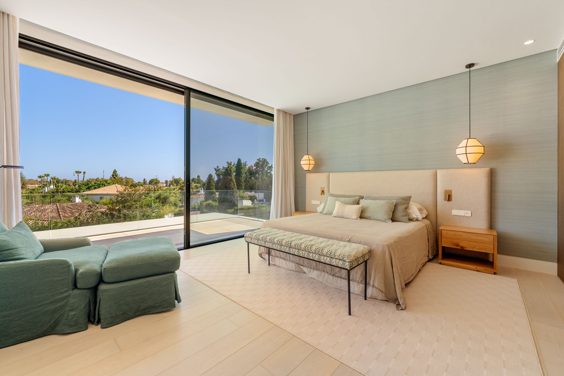  Image of Villa - 6 Bedrooms - 7 Bathrooms for sale in Malaga-San Pedro de Alcantara-Spain, Image 21