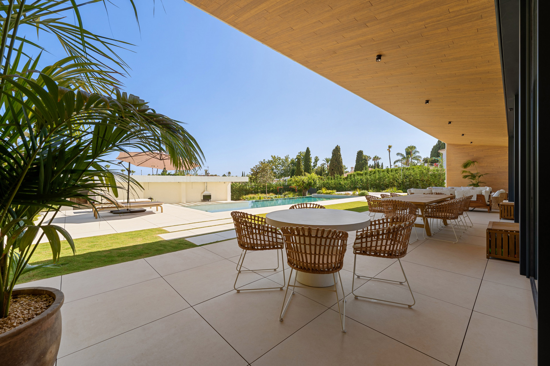  Image of Villa - 6 Bedrooms - 7 Bathrooms for sale in Malaga-San Pedro de Alcantara-Spain, Image 12