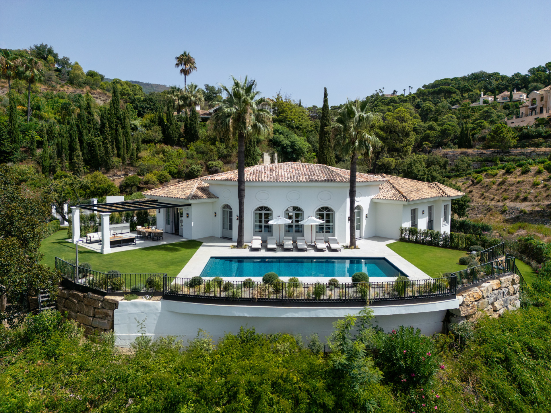 Image of Villa - 5 Bedrooms - 6 Bathrooms for Sale in Malaga-Benahavis-Spain, Image 1