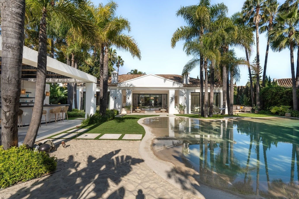 Image of Villa - 6 Bedrooms - 6 Bathrooms for Sale in Malaga-Marbella-Spain, Image 3