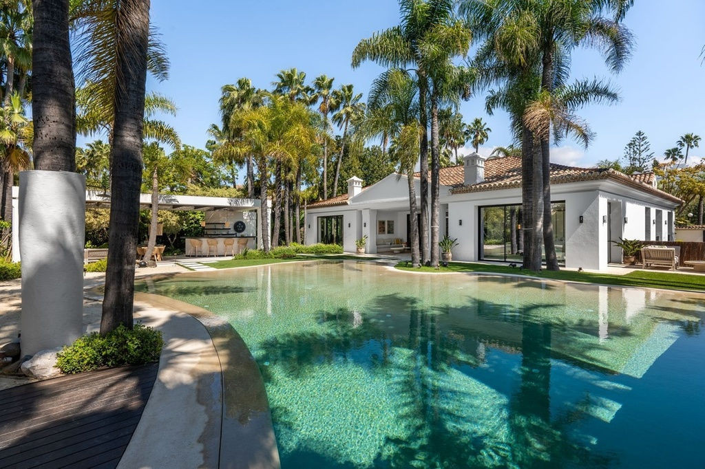 Image of Villa - 6 Bedrooms - 6 Bathrooms for Sale in Malaga-Marbella-Spain, Image 1