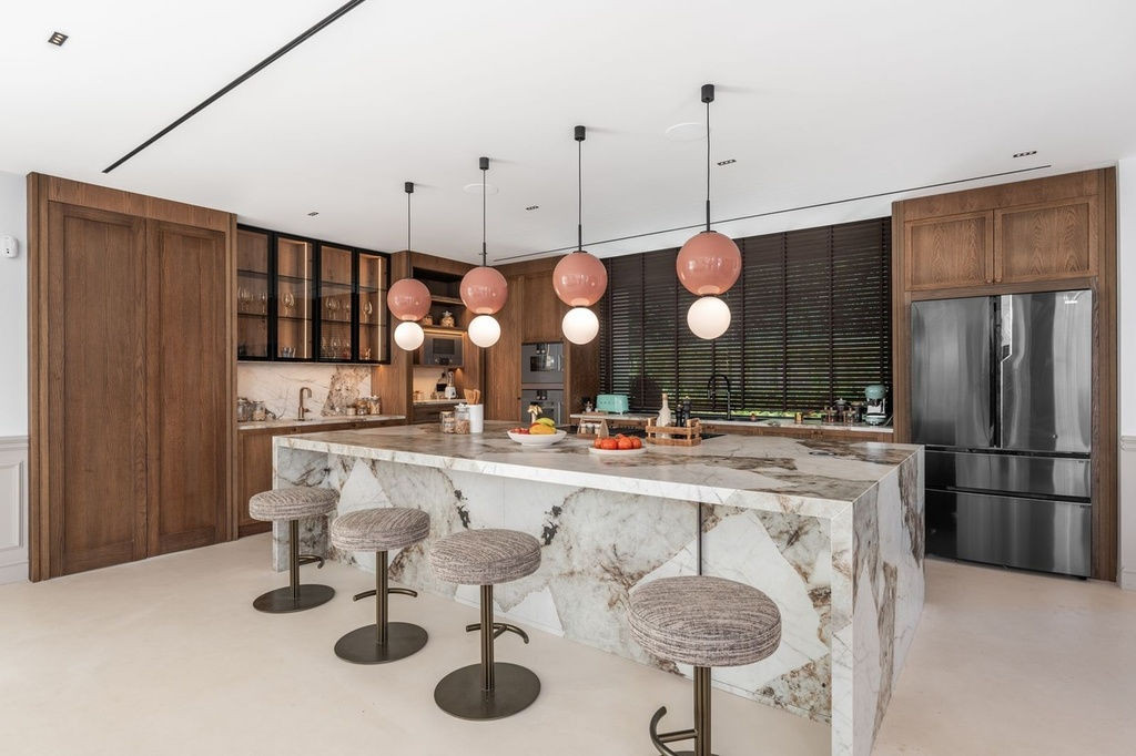  Image of Villa - 6 Bedrooms - 6 Bathrooms for sale in Malaga-Marbella-Spain, Image 8