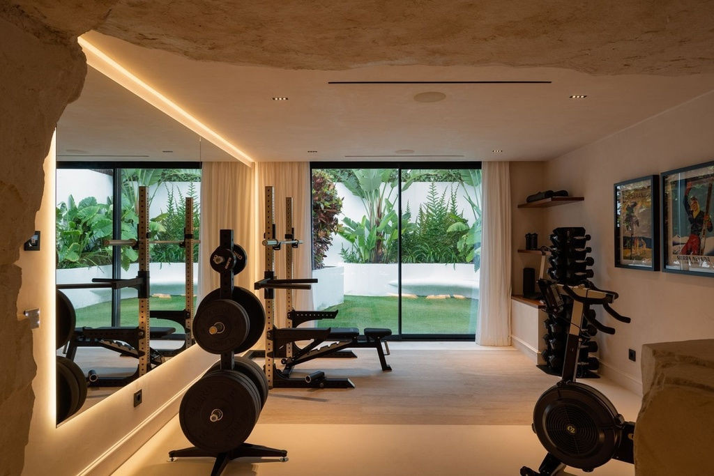  Image of Villa - 6 Bedrooms - 6 Bathrooms for sale in Malaga-Marbella-Spain, Image 12