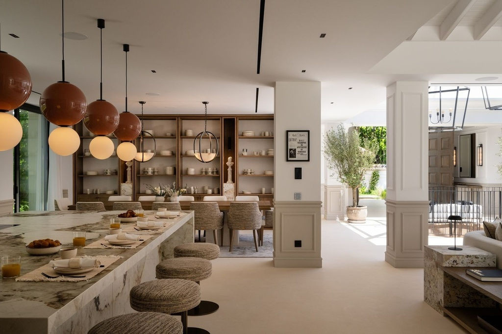  Image of Villa - 6 Bedrooms - 6 Bathrooms for sale in Malaga-Marbella-Spain, Image 9