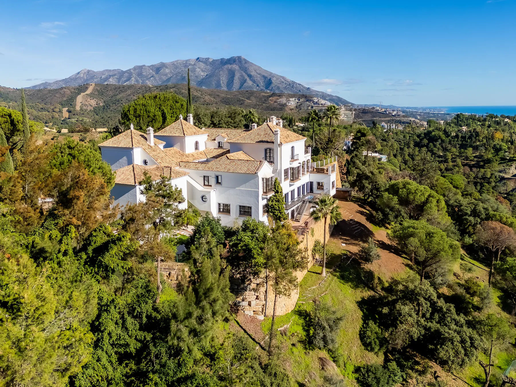 Image of Villa - 7 Bedrooms - 8 Bathrooms for Sale in Malaga-Benahavis-Spain, Image 4