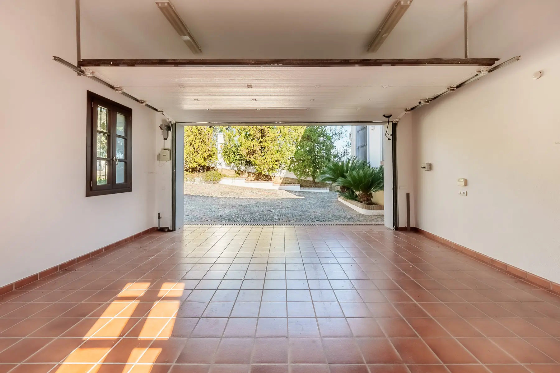  Image of Villa - 7 Bedrooms - 8 Bathrooms for sale in Malaga-Benahavis-Spain, Image 43