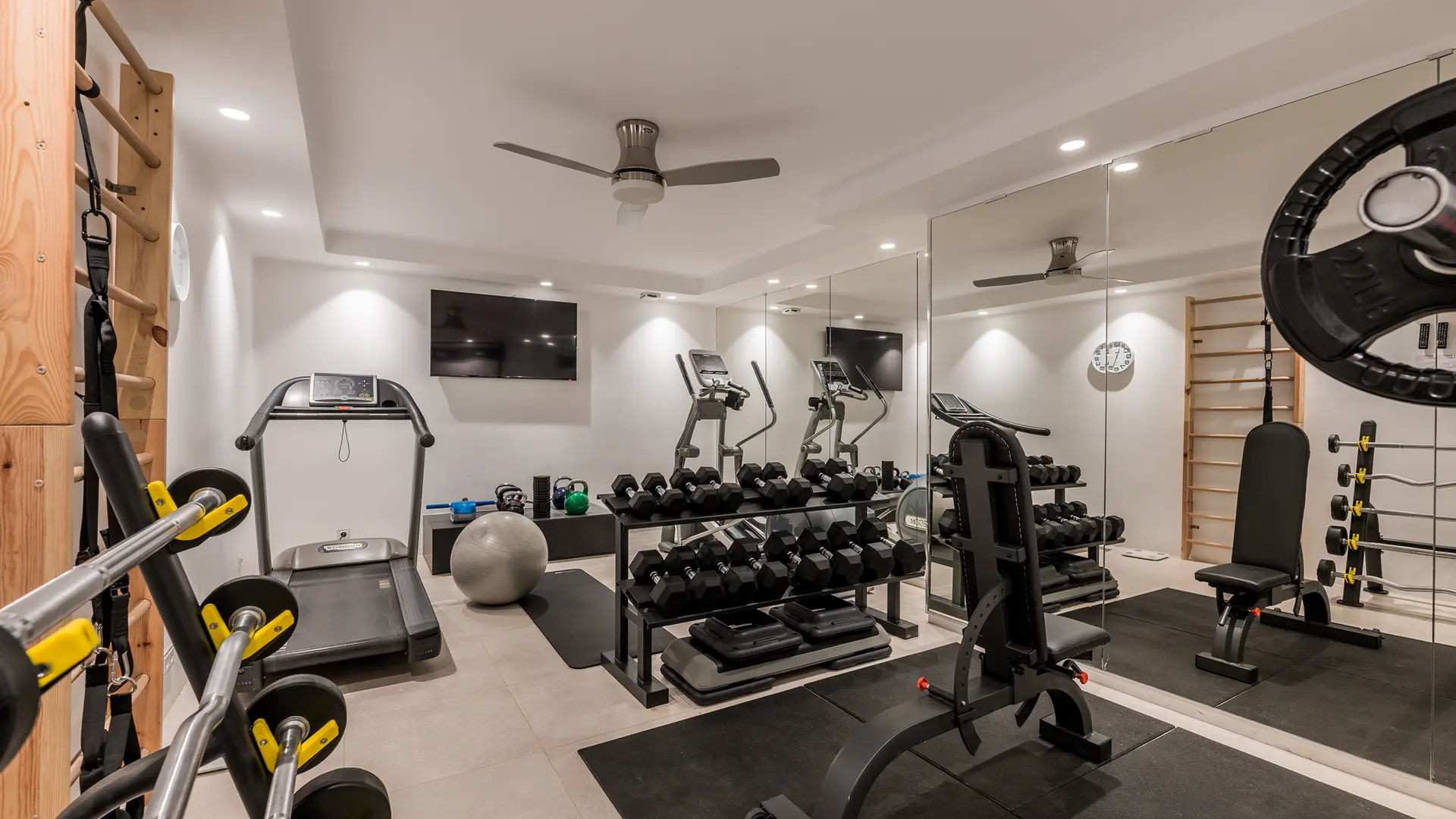 Image of Villa - 6 Bedrooms - 5 Bathrooms for sale in Malaga-Benahavis-Spain, Image 32