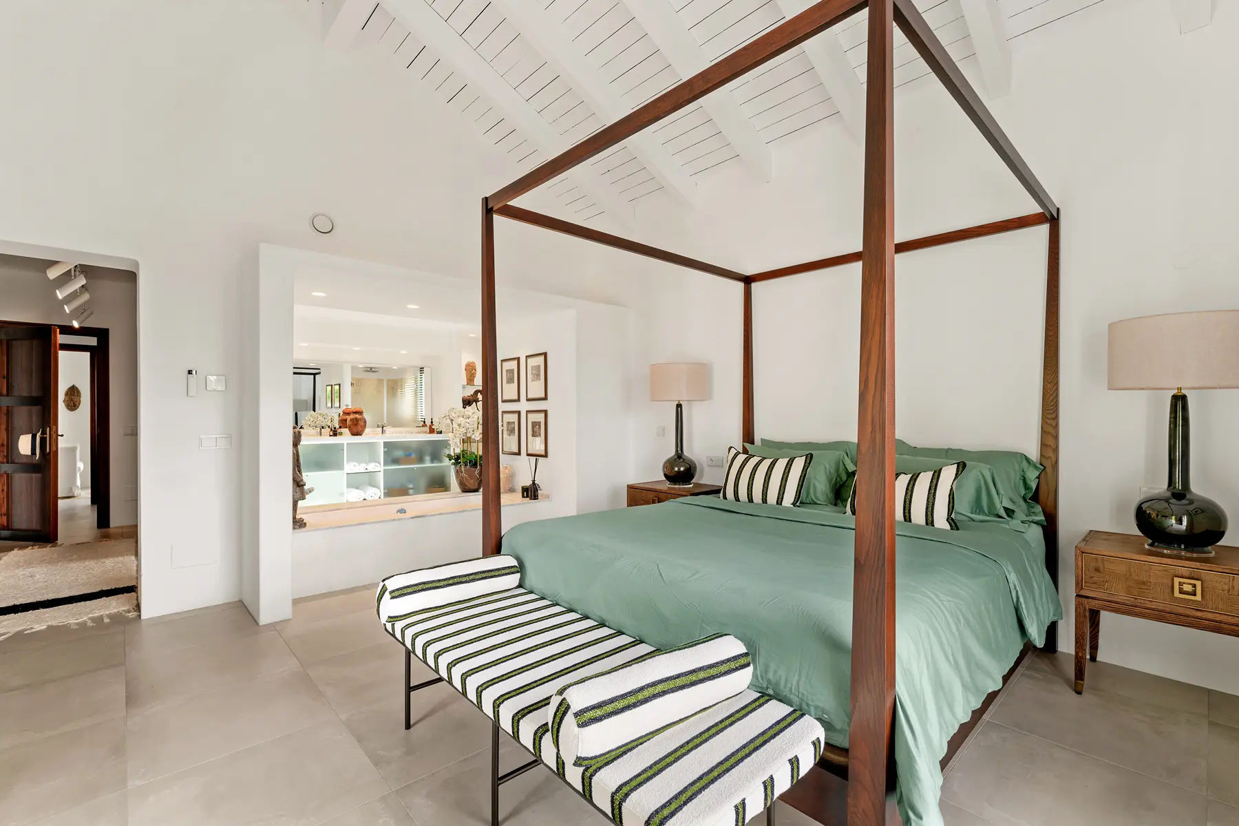  Image of Villa - 6 Bedrooms - 5 Bathrooms for sale in Malaga-Benahavis-Spain, Image 19