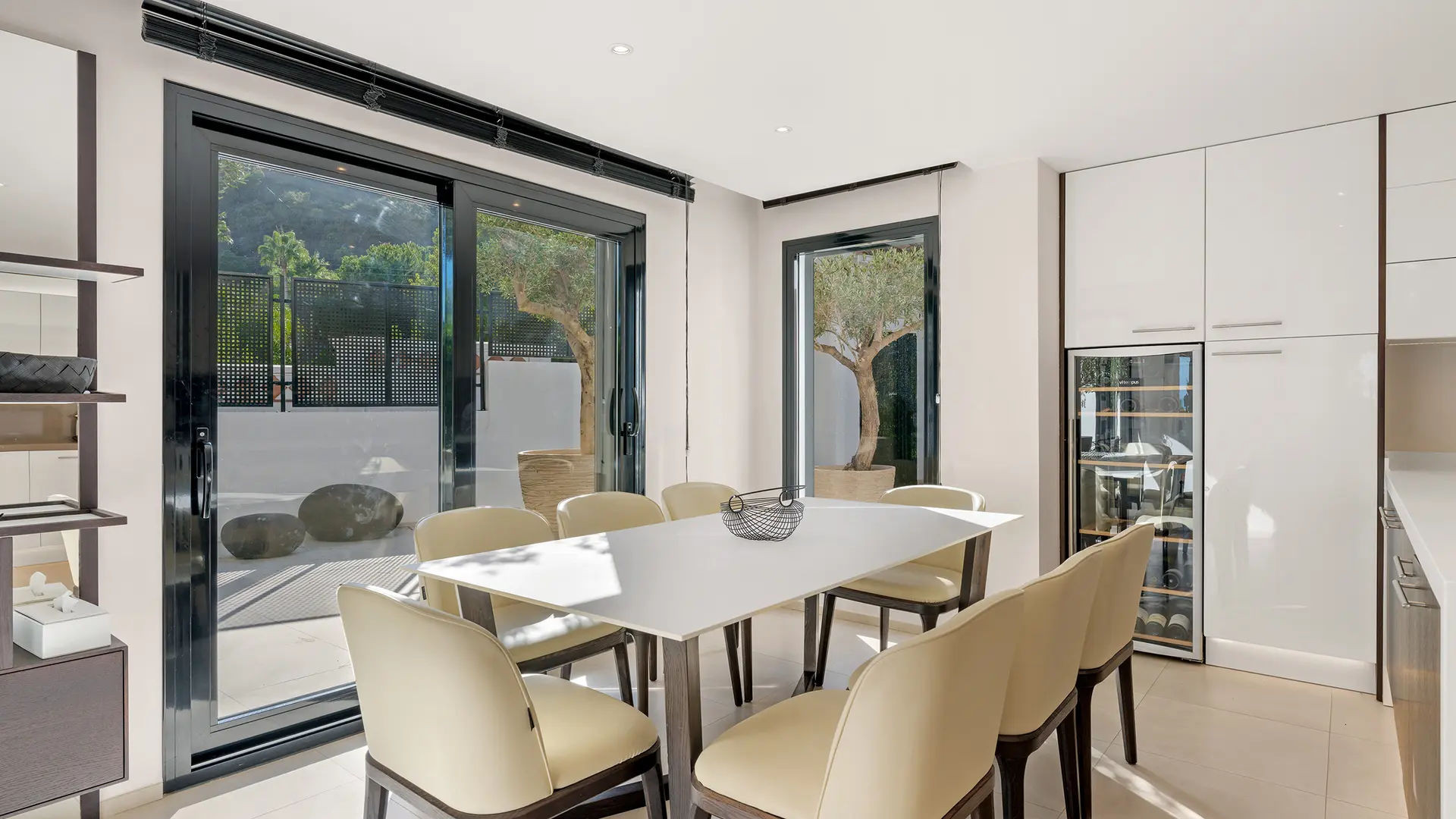  Image of Villa - 8 Bedrooms - 7 Bathrooms for sale in Malaga-Benahavis-Spain, Image 11