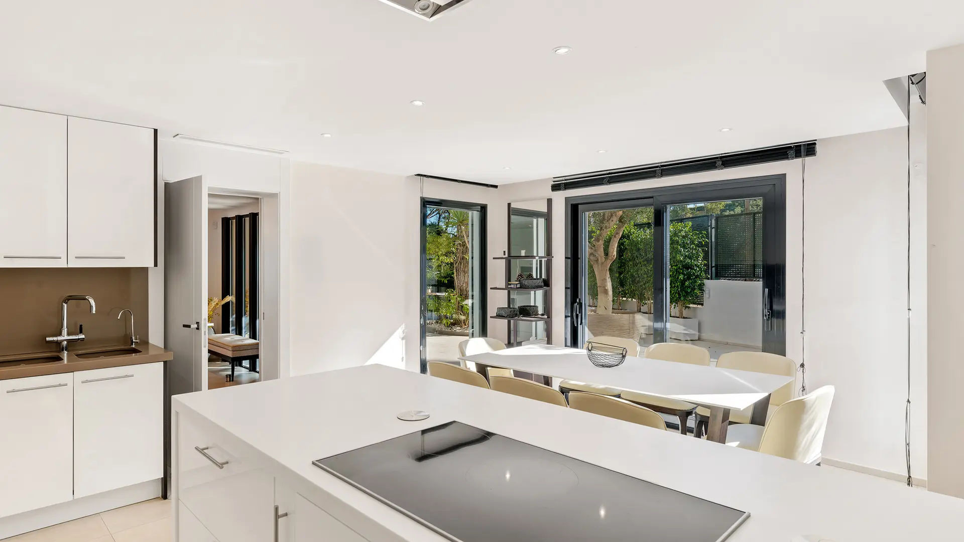  Image of Villa - 8 Bedrooms - 7 Bathrooms for sale in Malaga-Benahavis-Spain, Image 10