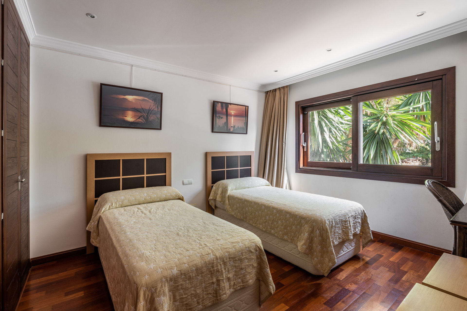  Image of Villa - 8 Bedrooms - 8 Bathrooms for sale in Malaga-Estepona-Spain, Image 12