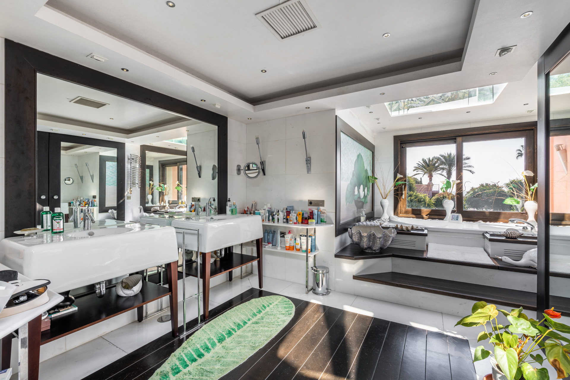  Image of Villa - 8 Bedrooms - 8 Bathrooms for sale in Malaga-Estepona-Spain, Image 10