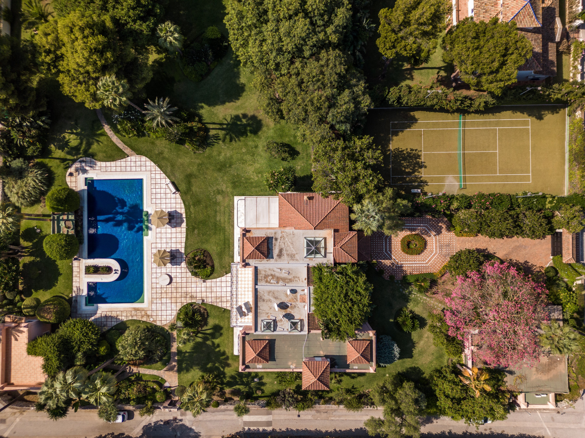  Image of Villa - 8 Bedrooms - 8 Bathrooms for sale in Malaga-Estepona-Spain, Image 26