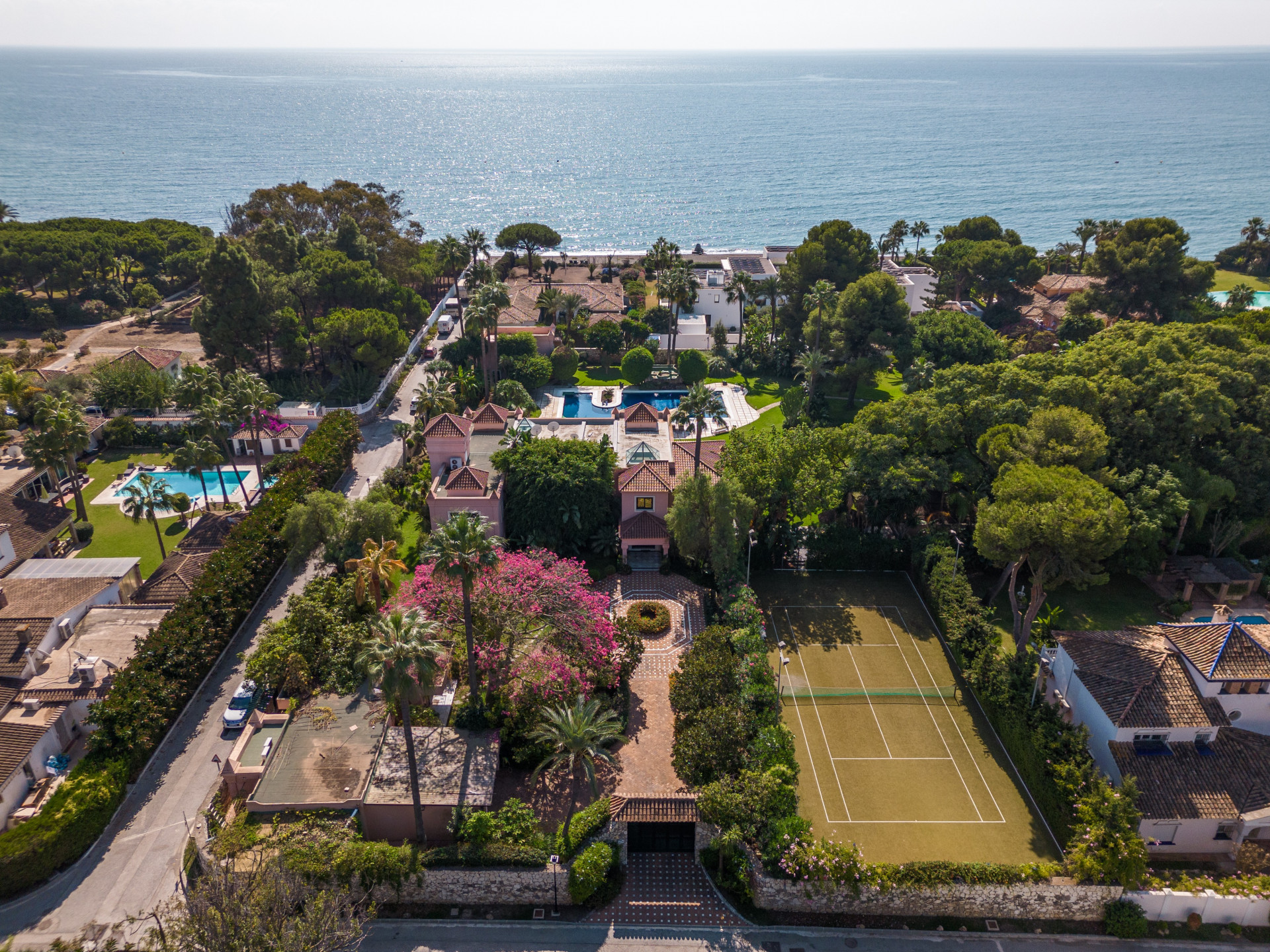 Image of Villa - 8 Bedrooms - 8 Bathrooms for Sale in Malaga-Estepona-Spain, Image 1