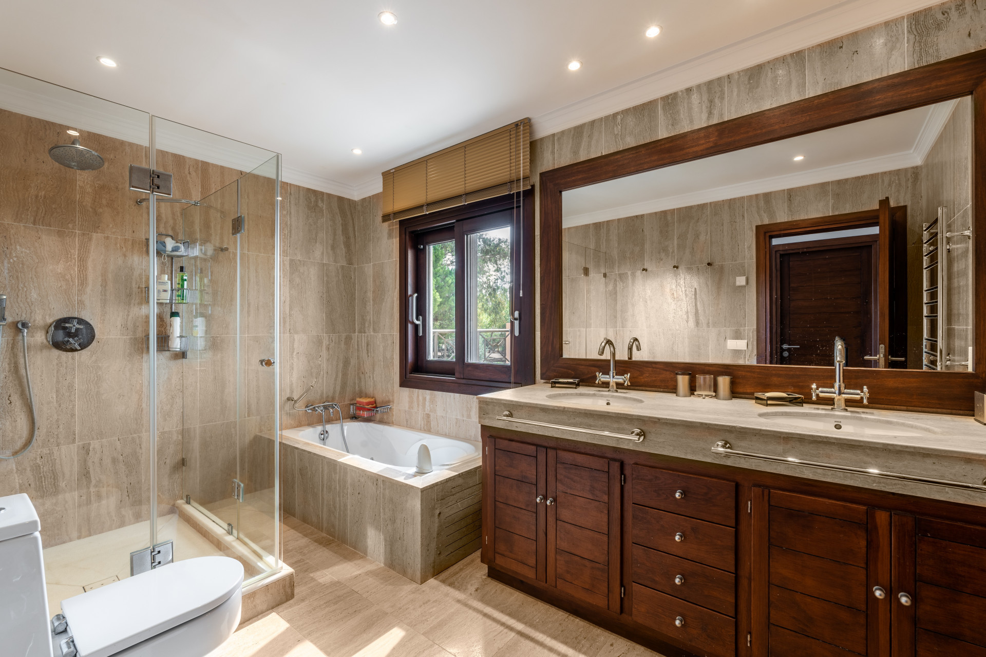  Image of Villa - 8 Bedrooms - 8 Bathrooms for sale in Malaga-Estepona-Spain, Image 15