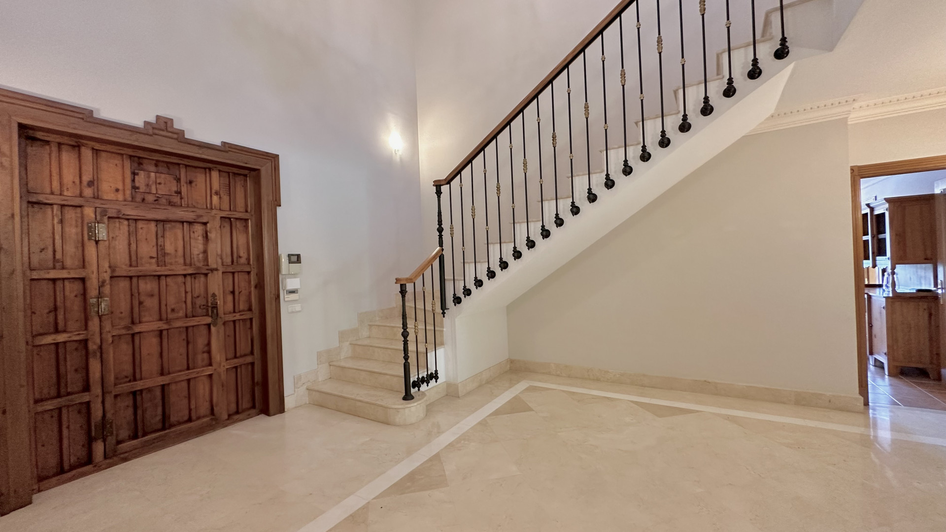  Image of Villa - 4 Bedrooms - 4 Bathrooms for sale in Malaga-Marbella-Spain, Image 13