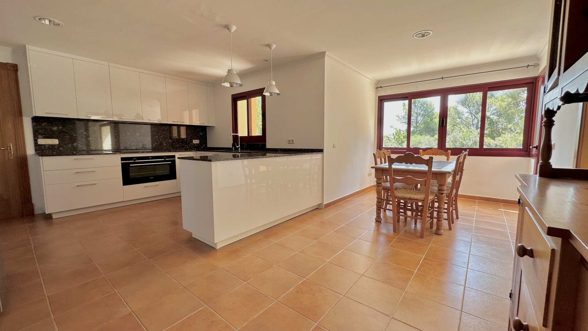  Image of Villa - 4 Bedrooms - 4 Bathrooms for sale in Malaga-Marbella-Spain, Image 14