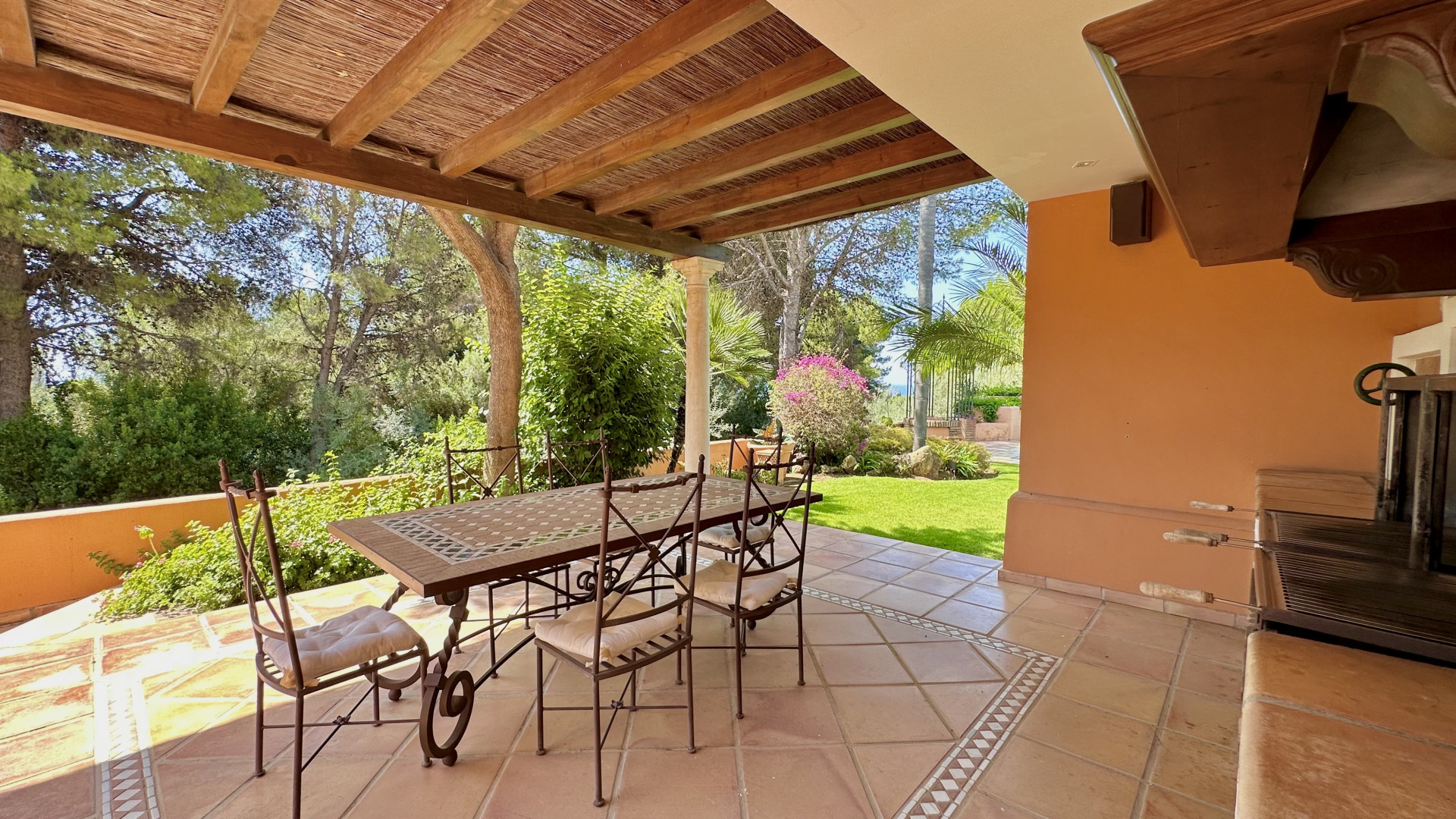  Image of Villa - 4 Bedrooms - 4 Bathrooms for sale in Malaga-Marbella-Spain, Image 9