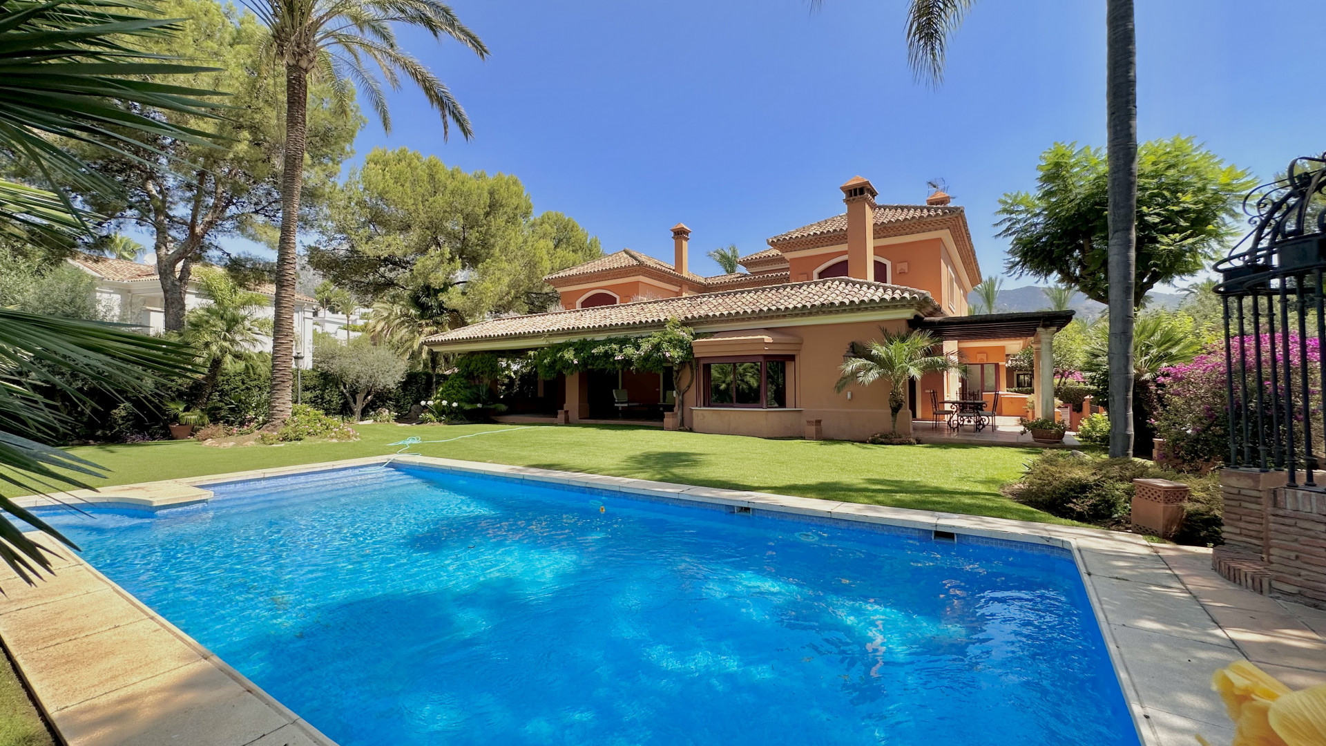 Image of Villa - 4 Bedrooms - 4 Bathrooms for Sale in Malaga-Marbella-Spain, Image 1