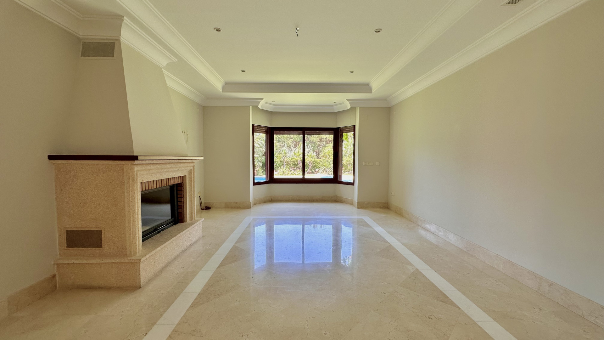  Image of Villa - 4 Bedrooms - 4 Bathrooms for sale in Malaga-Marbella-Spain, Image 26
