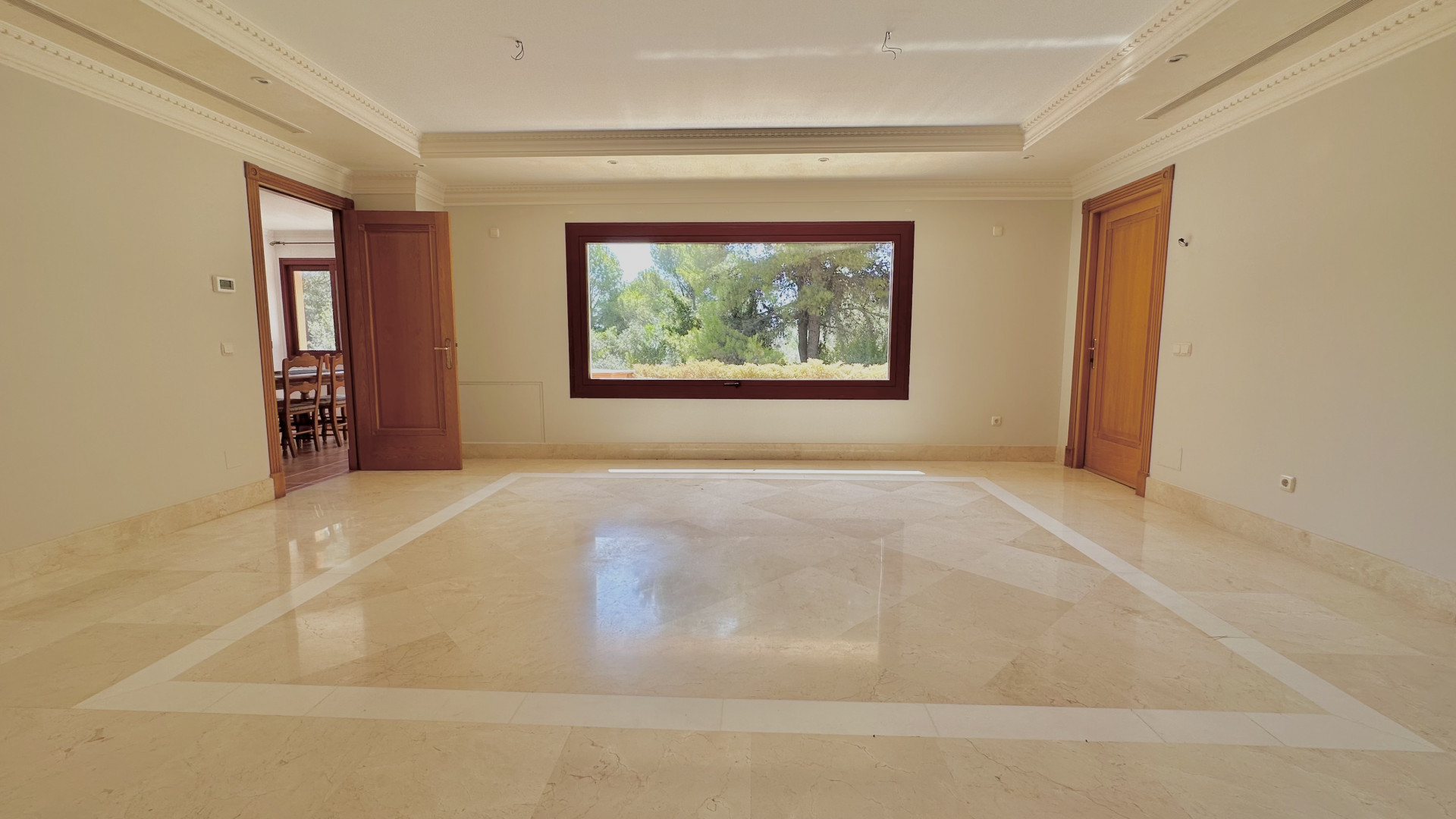  Image of Villa - 4 Bedrooms - 4 Bathrooms for sale in Malaga-Marbella-Spain, Image 6