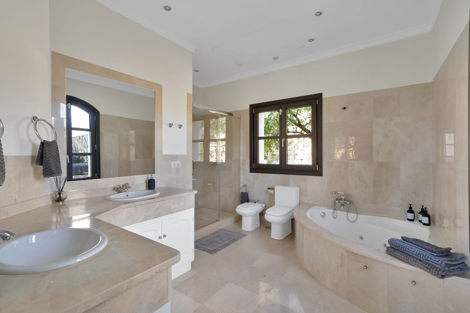  Image of Villa - 5 Bedrooms - 5 Bathrooms for sale in Malaga-Benahavis-Spain, Image 26