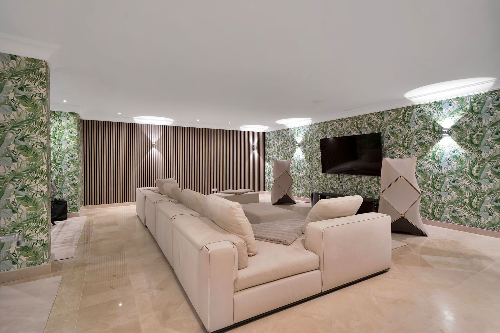  Image of Villa - 5 Bedrooms - 5 Bathrooms for sale in Malaga-Benahavis-Spain, Image 14