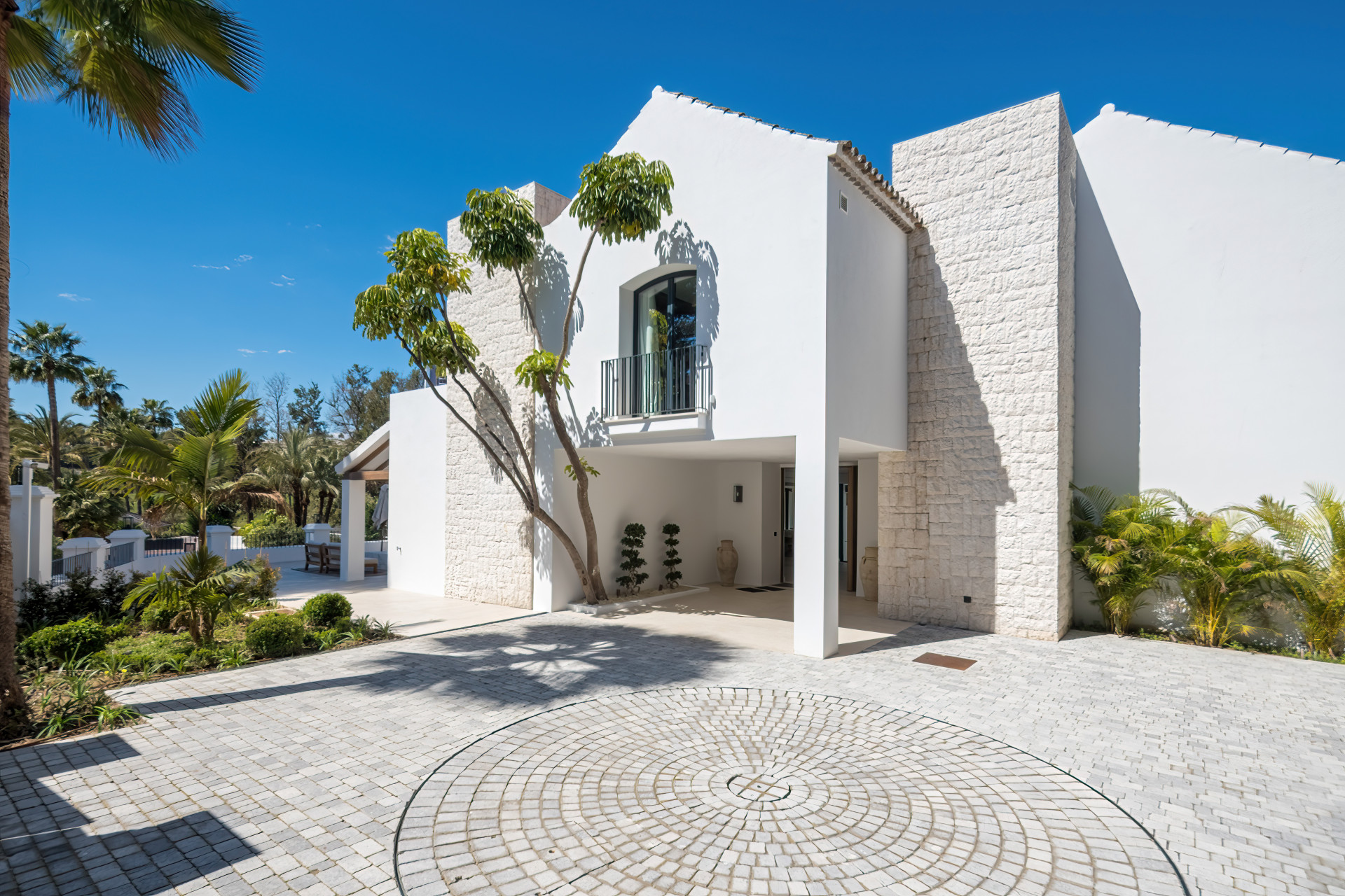  Image of Villa - 5 Bedrooms - 8 Bathrooms for sale in Malaga-Marbella-Spain, Image 41