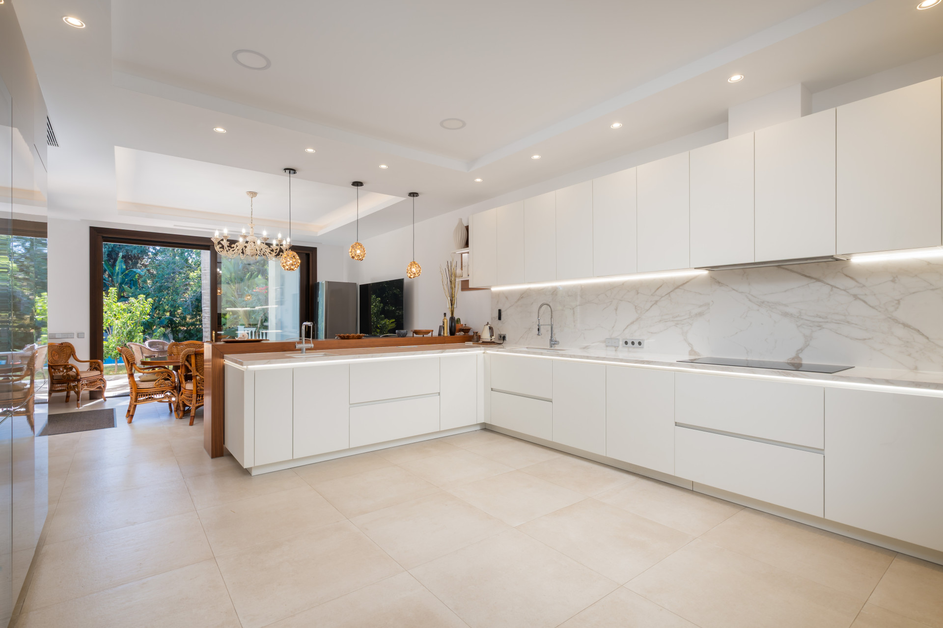  Image of Villa - 7 Bedrooms - 7 Bathrooms for sale in Malaga-Estepona-Spain, Image 10