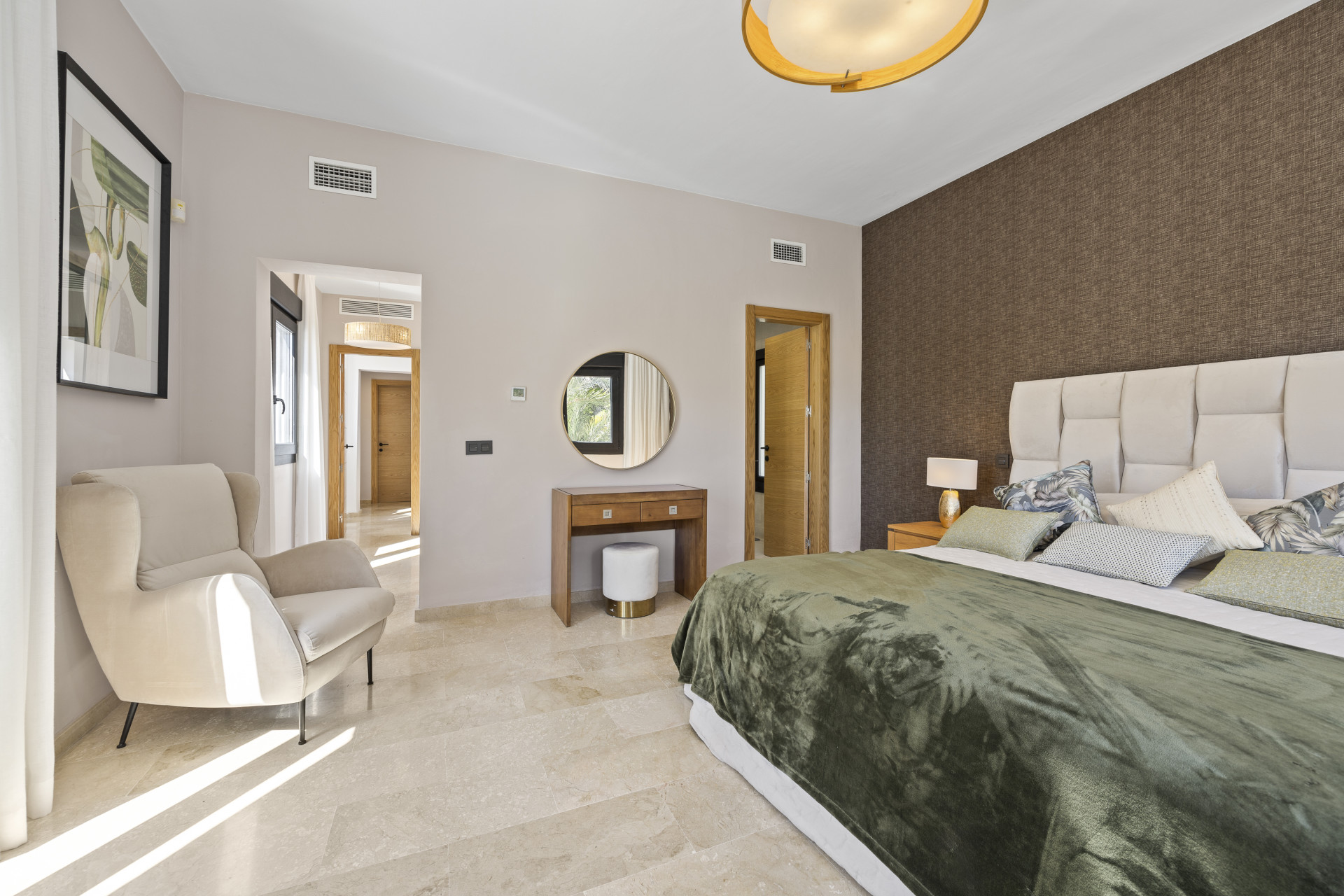  Image of Villa - 5 Bedrooms - 4 Bathrooms for sale in Malaga-Benahavis-Spain, Image 28