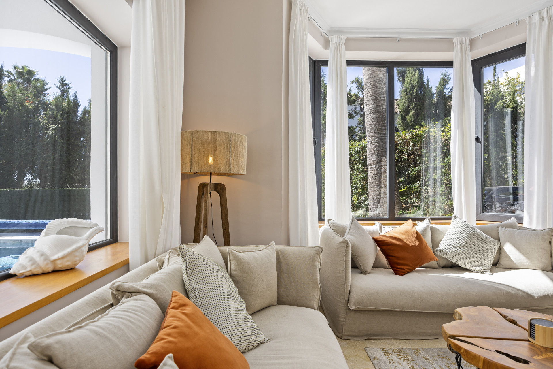  Image of Villa - 5 Bedrooms - 4 Bathrooms for sale in Malaga-Benahavis-Spain, Image 19