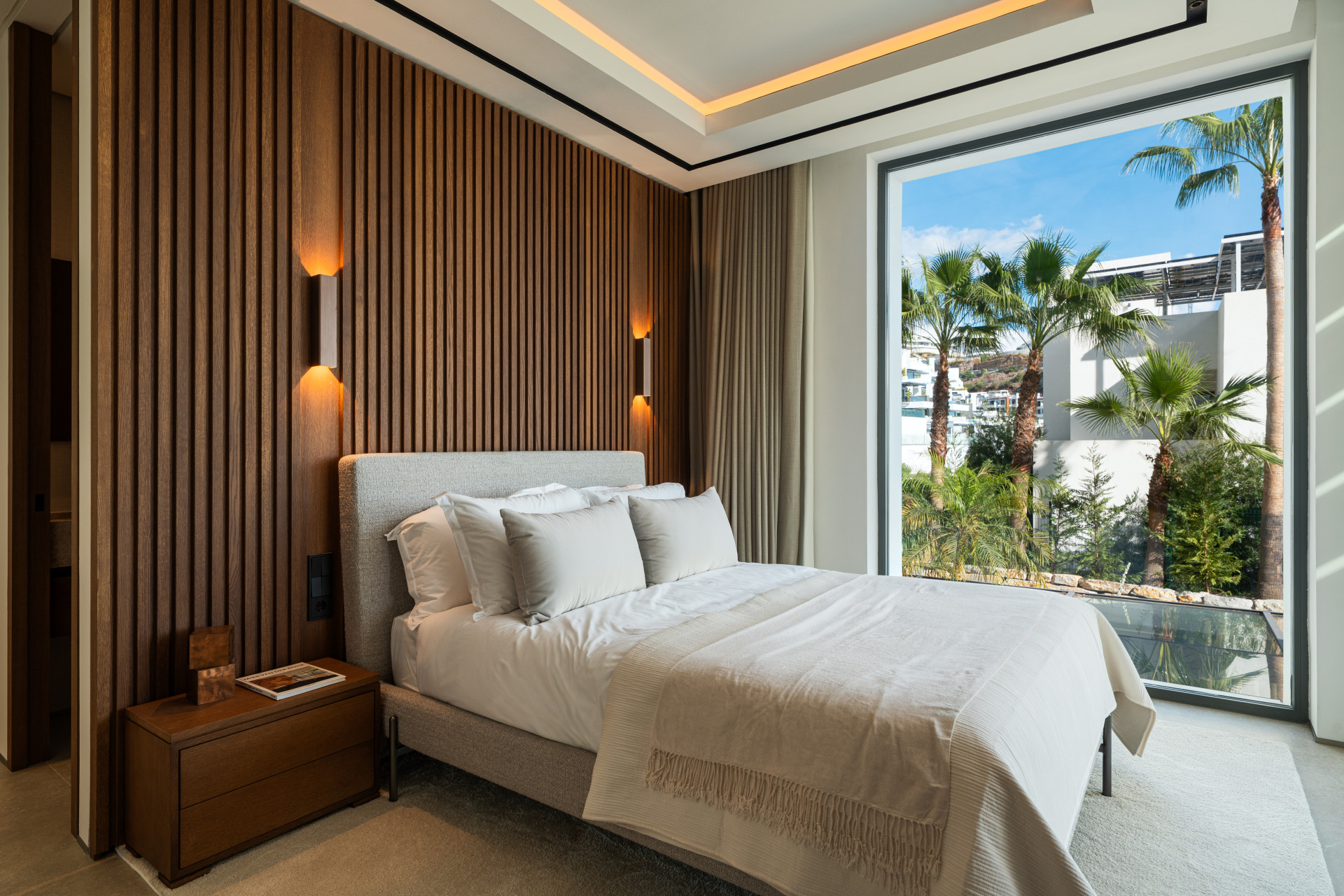  Image of Villa - 6 Bedrooms - 7 Bathrooms for sale in Malaga-Benahavis-Spain, Image 21