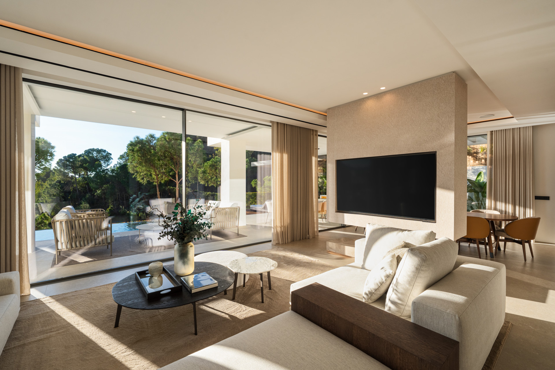Image of Villa - 6 Bedrooms - 7 Bathrooms for Sale in Malaga-Benahavis-Spain, Image 5