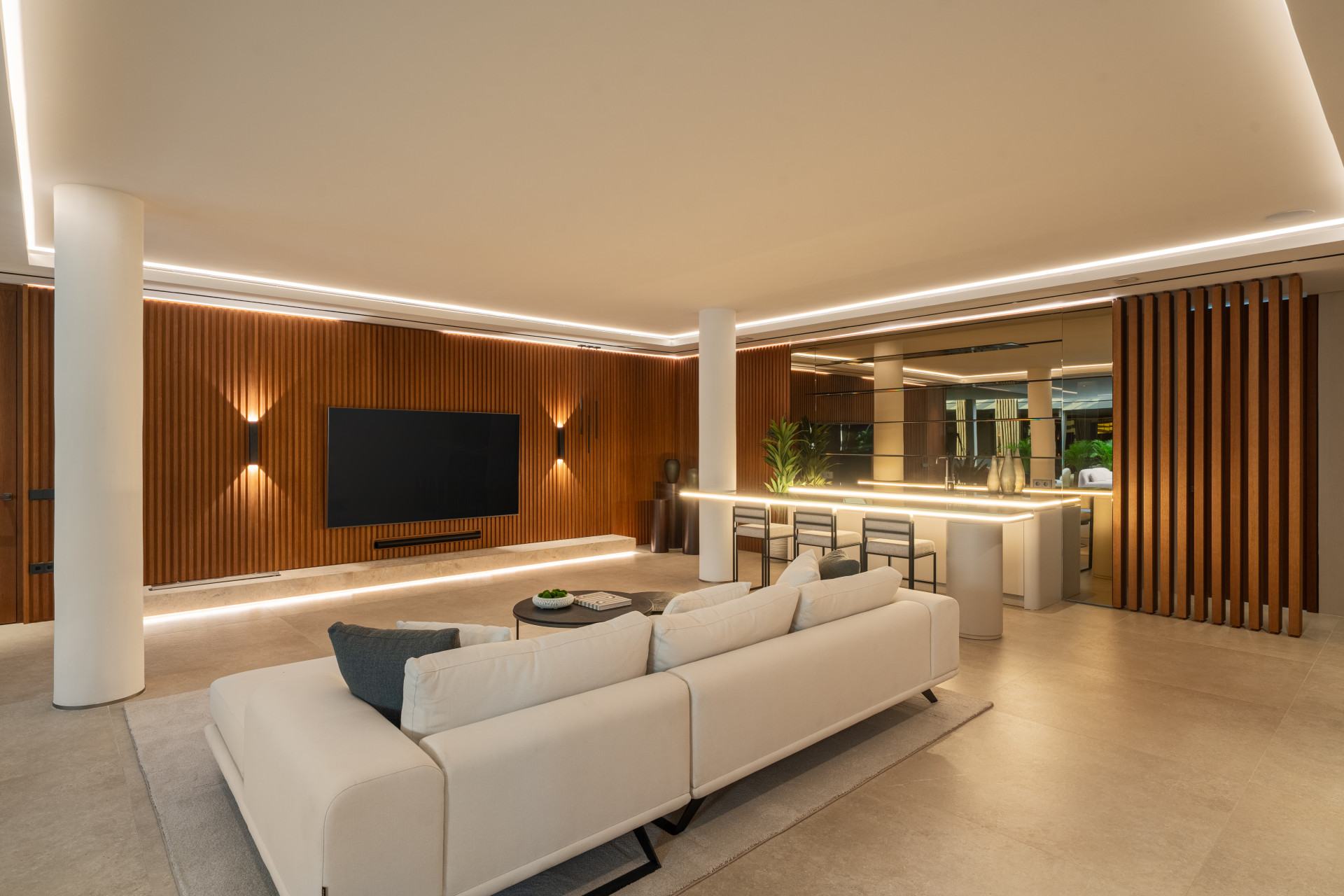  Image of Villa - 6 Bedrooms - 7 Bathrooms for sale in Malaga-Benahavis-Spain, Image 27