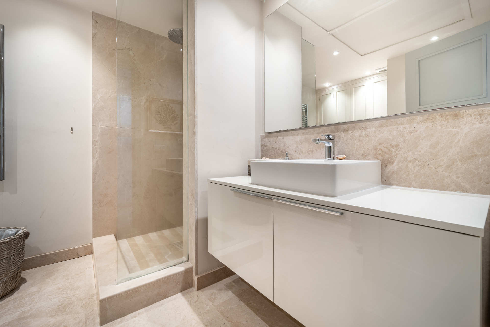  Image of Penthouse - 2 Bedrooms - 2 Bathrooms for sale in Malaga-Marbella-Spain, Image 11
