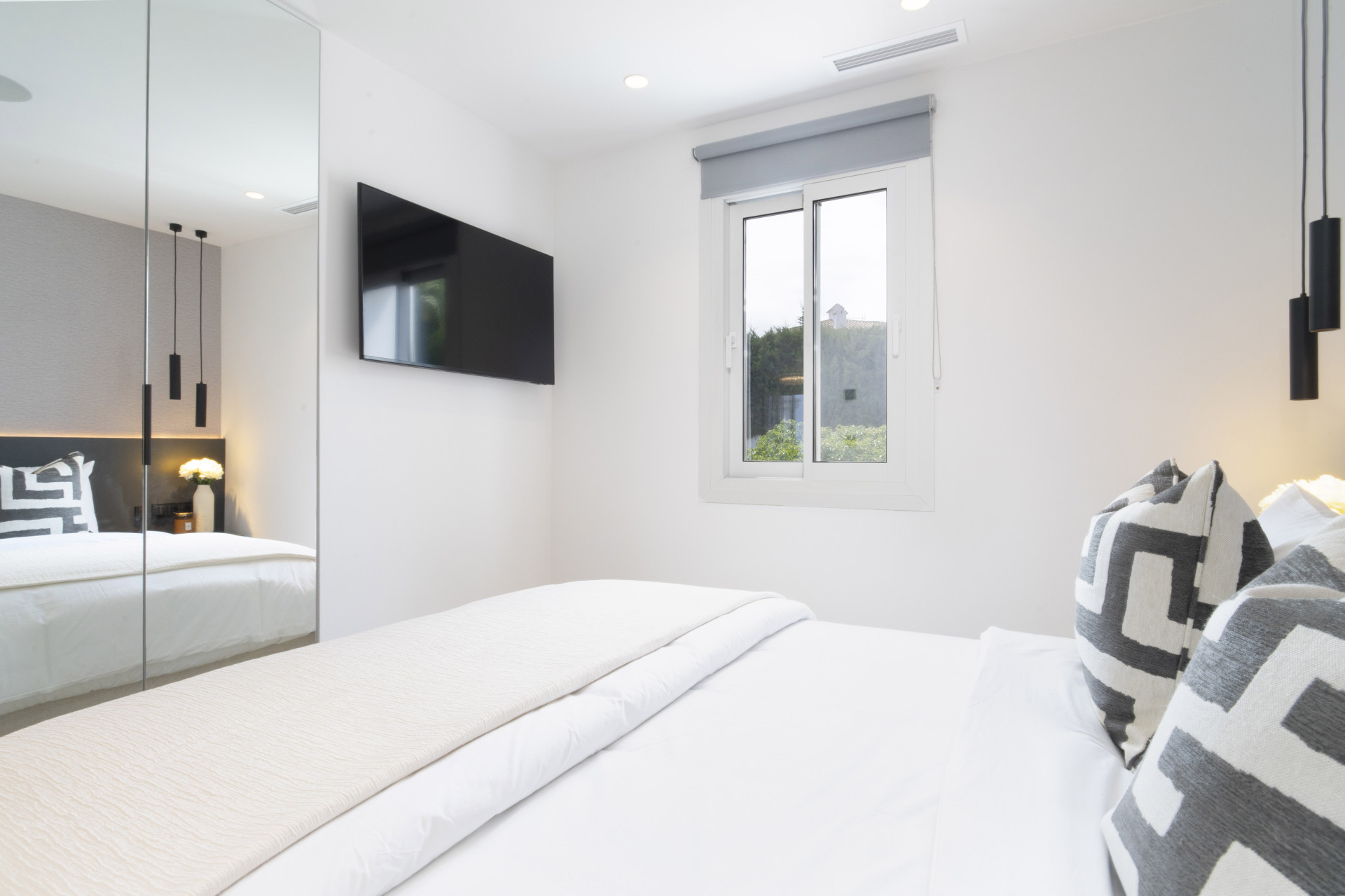 Image of Town House - 3 Bedrooms - 2 Bathrooms for sale in Malaga-Benahavis-Spain, Image 32