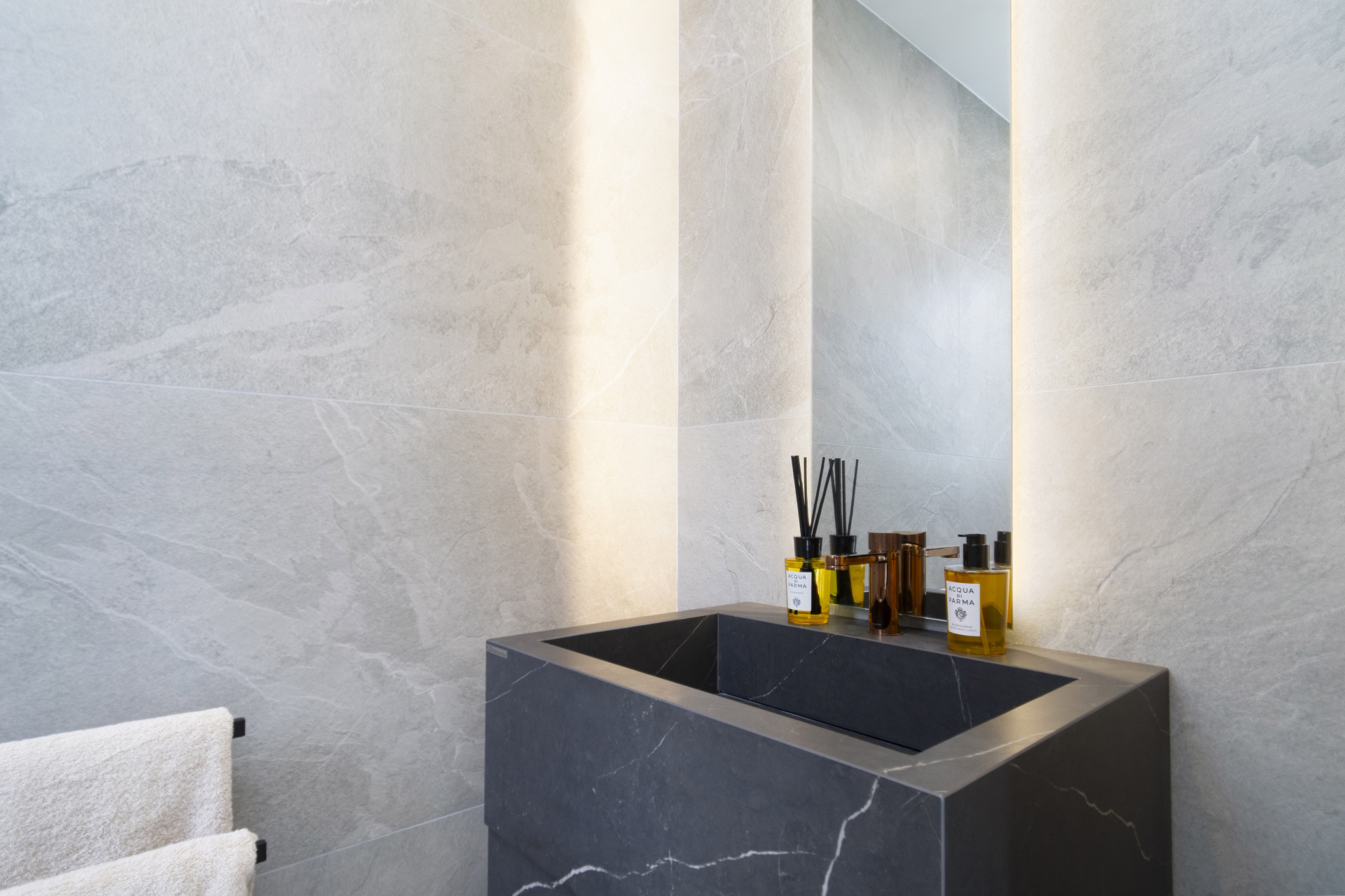  Image of Town House - 3 Bedrooms - 2 Bathrooms for sale in Malaga-Benahavis-Spain, Image 31
