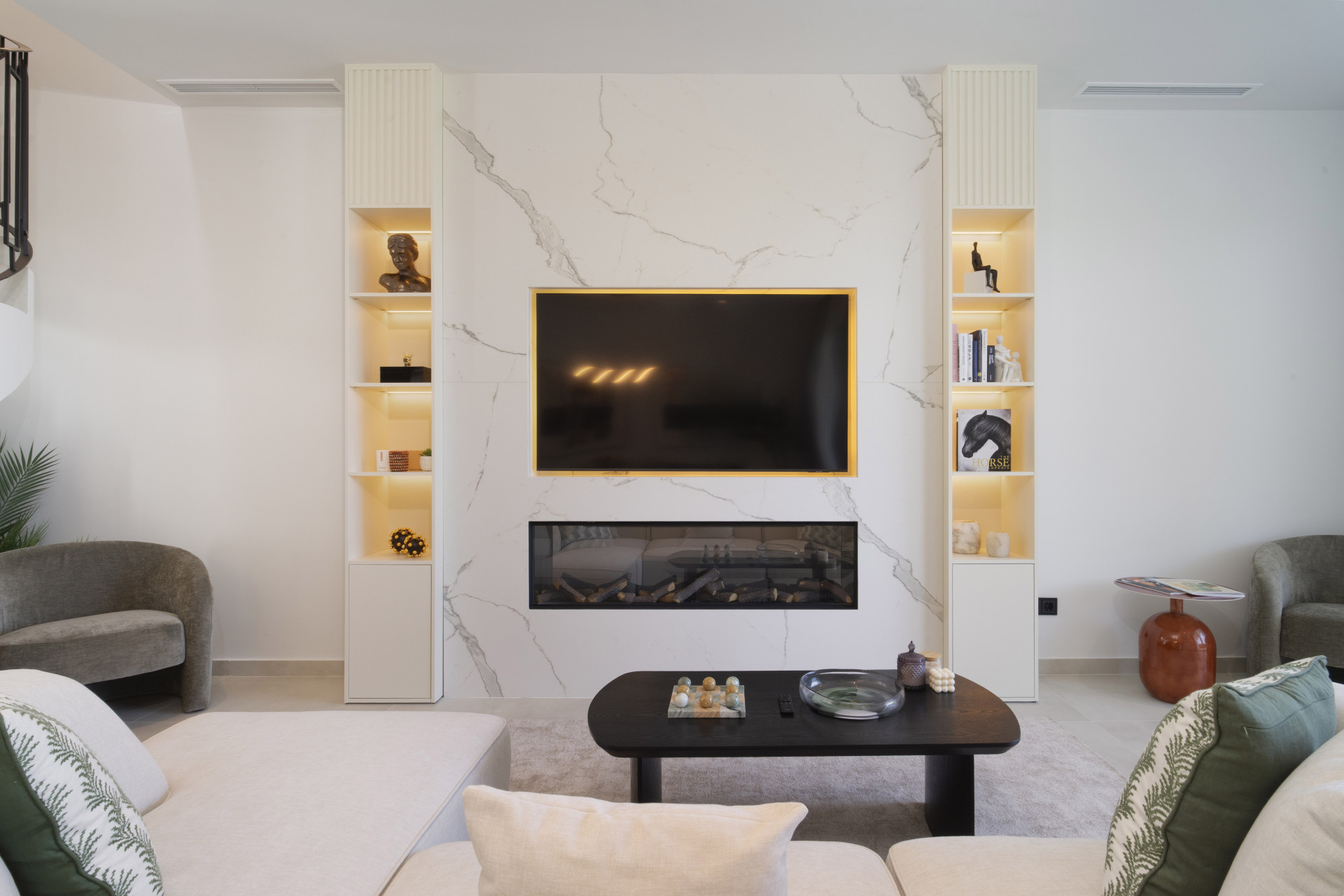  Image of Town House - 3 Bedrooms - 2 Bathrooms for sale in Malaga-Benahavis-Spain, Image 14