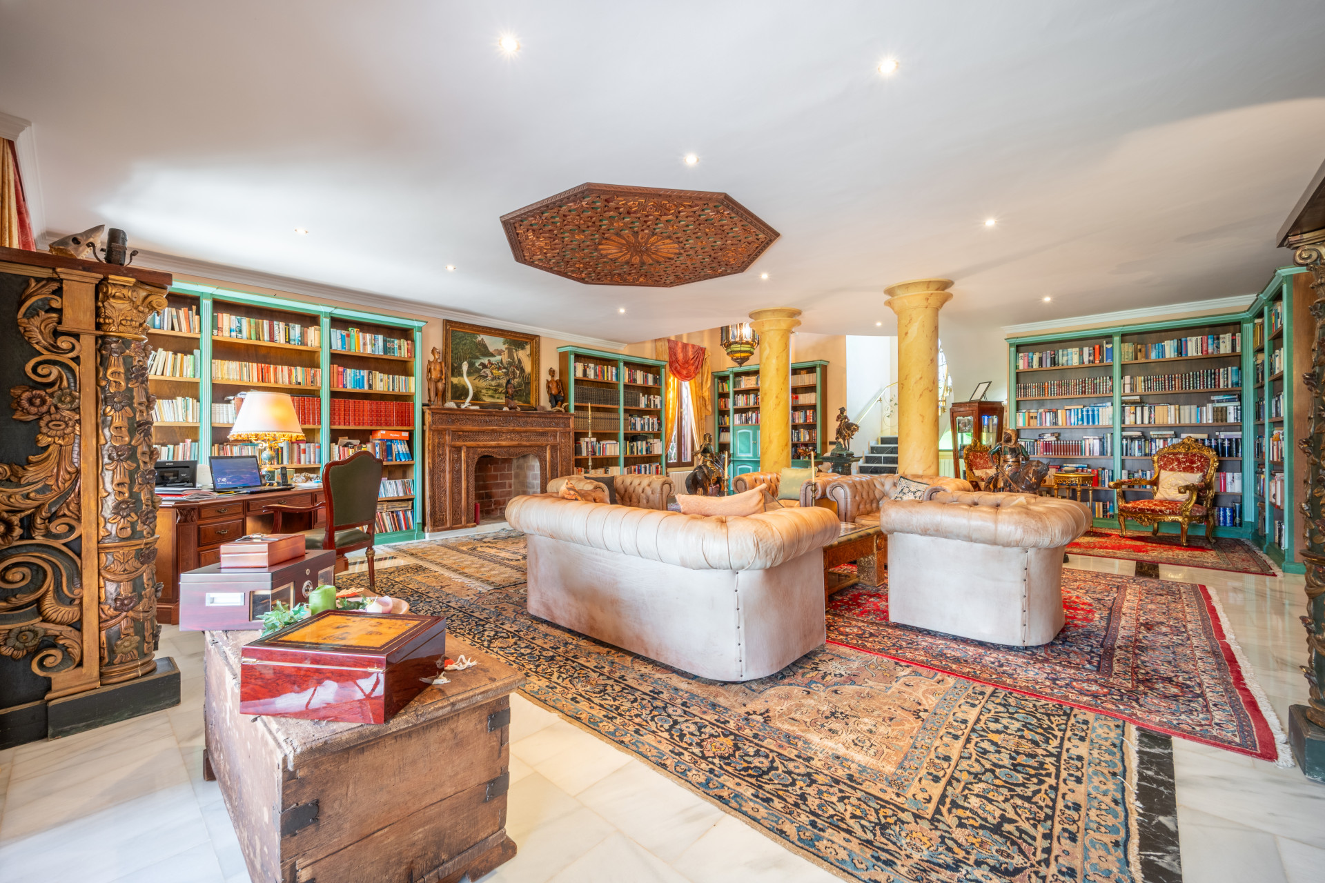  Image of Villa - 9 Bedrooms - 6 Bathrooms for sale in Malaga-Estepona-Spain, Image 7
