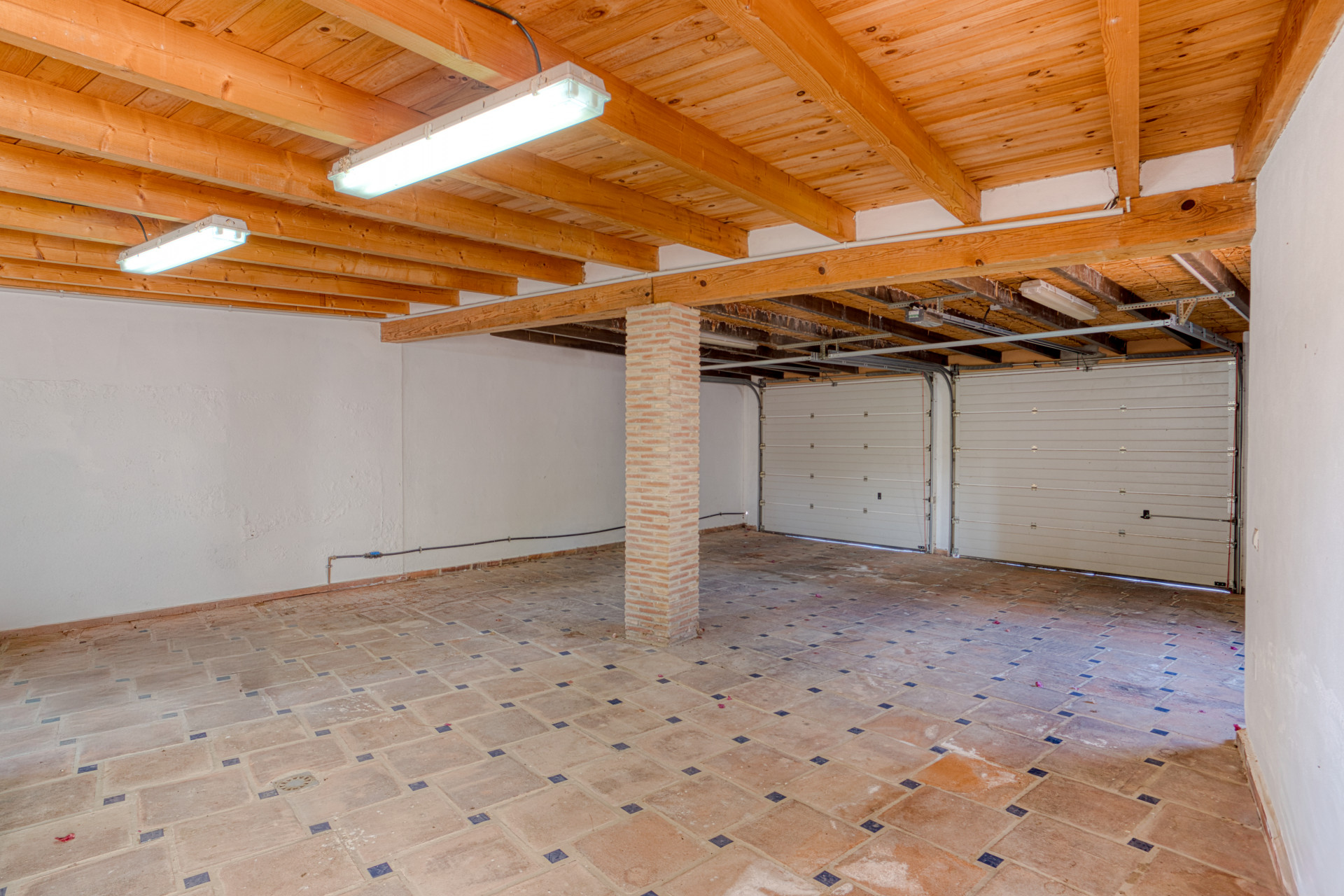  Image of Villa - 7 Bedrooms - 4 Bathrooms for sale in Malaga-Estepona-Spain, Image 41