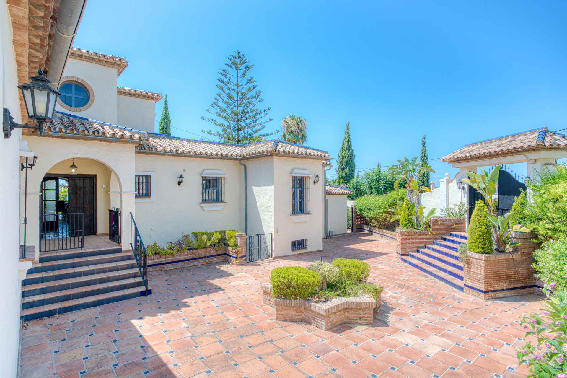  Image of Villa - 7 Bedrooms - 4 Bathrooms for sale in Malaga-Estepona-Spain, Image 16