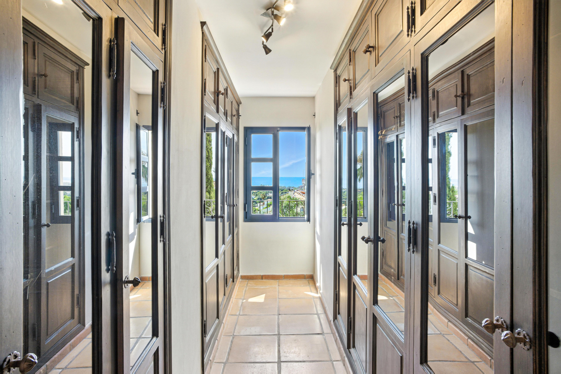  Image of Villa - 7 Bedrooms - 4 Bathrooms for sale in Malaga-Estepona-Spain, Image 9