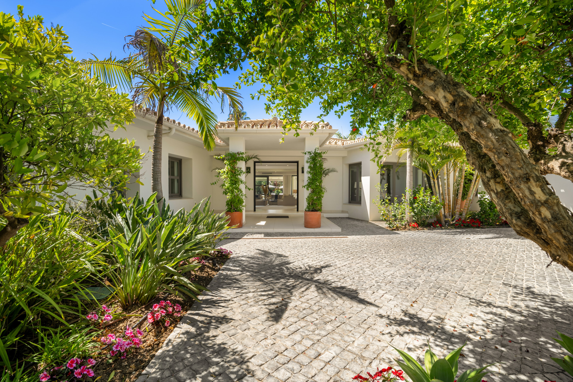 Image of Villa - 5 Bedrooms - 5 Bathrooms for Sale in Malaga-Marbella-Spain, Image 2