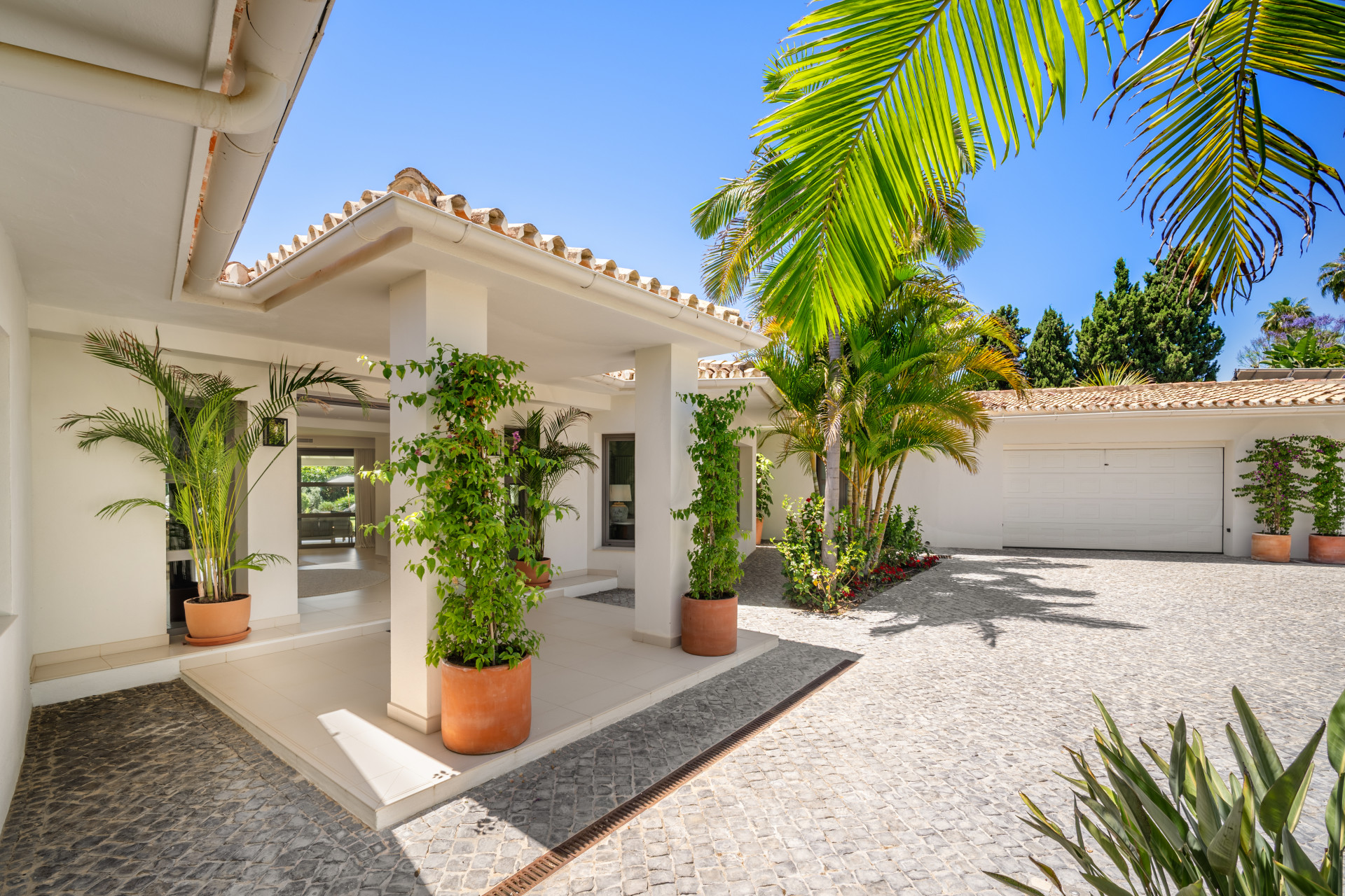 Image of Villa - 5 Bedrooms - 5 Bathrooms for Sale in Malaga-Marbella-Spain, Image 3